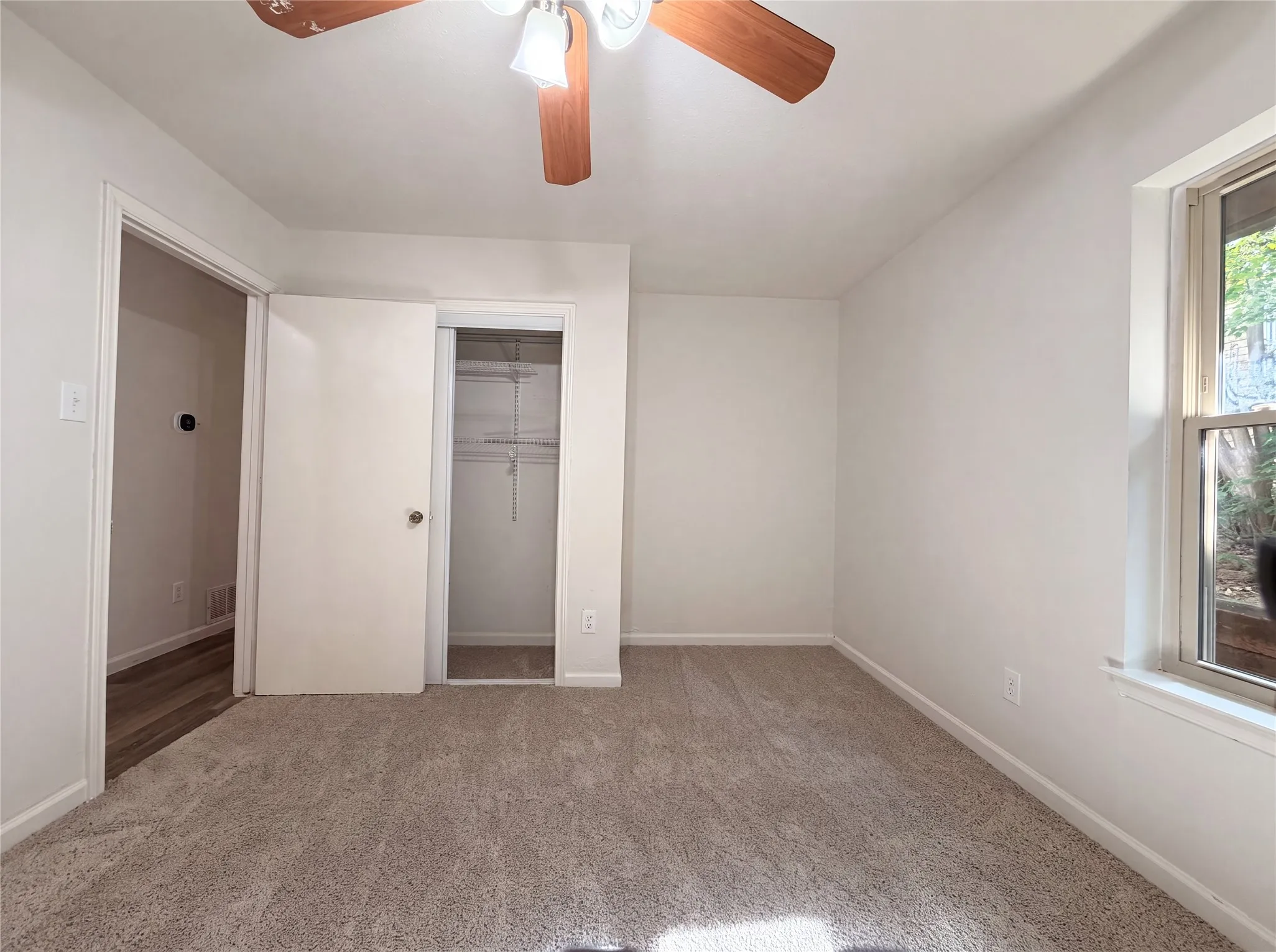 Single Family Residence For Sale in Tarrant County , 5804 Ridge Drive, Arlington, Texas 76016, 3 Bedroom, 2 Bathroom, 2 Garage spaces, 2,066 Sqft, built in 1977, mls#21367673, Real Estate Agent in Arlington, Homes For Sale in Tarrant county, Homes For Sale in Arlington, Realtor in Arlington Texas, Real Estate Brokerage Independent Realty Texas, Luminita Cordes Realtor