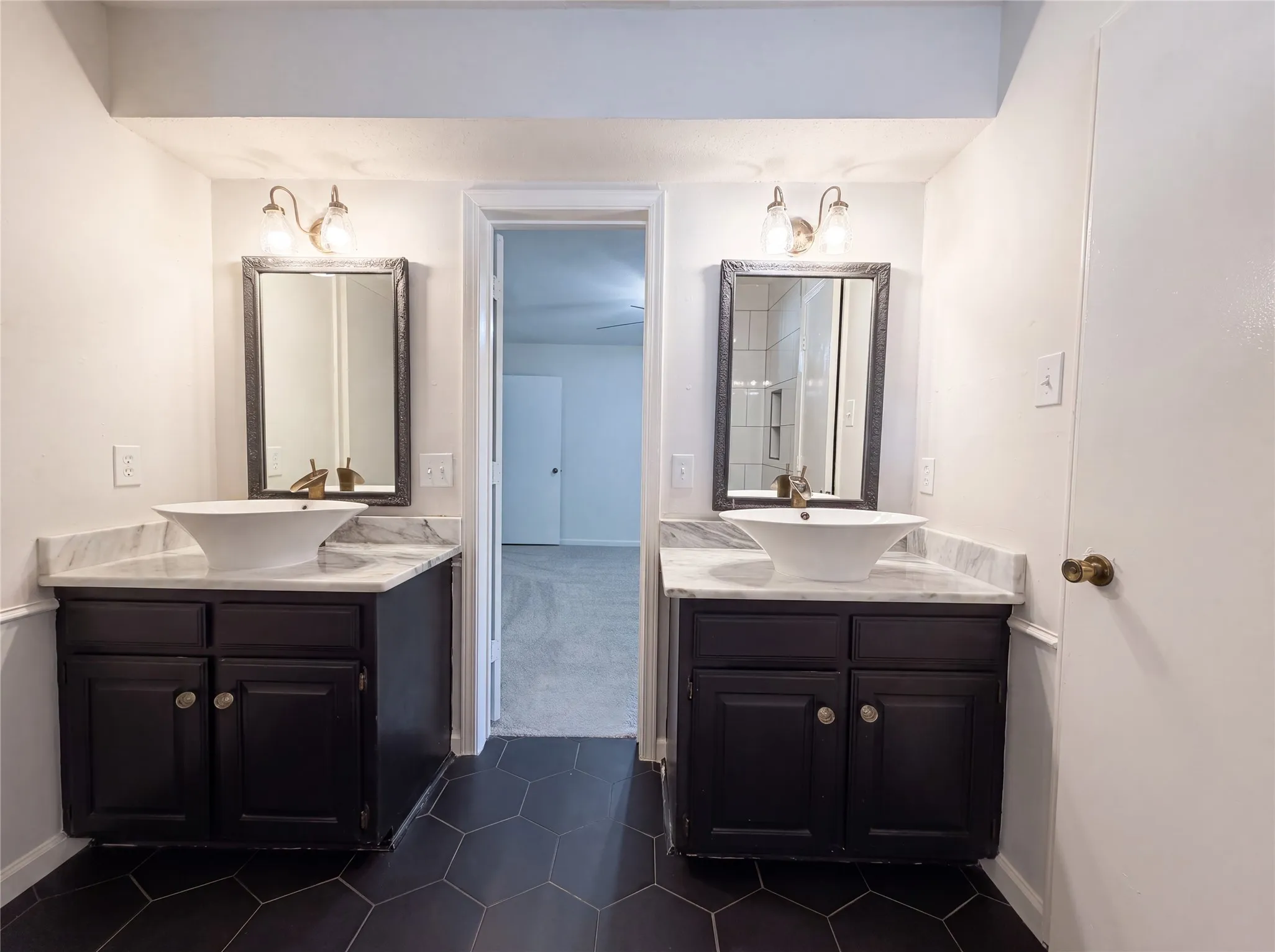 Single Family Residence For Sale in Tarrant County , 5804 Ridge Drive, Arlington, Texas 76016, 3 Bedroom, 2 Bathroom, 2 Garage spaces, 2,066 Sqft, built in 1977, mls#21367673, Real Estate Agent in Arlington, Homes For Sale in Tarrant county, Homes For Sale in Arlington, Realtor in Arlington Texas, Real Estate Brokerage Independent Realty Texas, Luminita Cordes Realtor