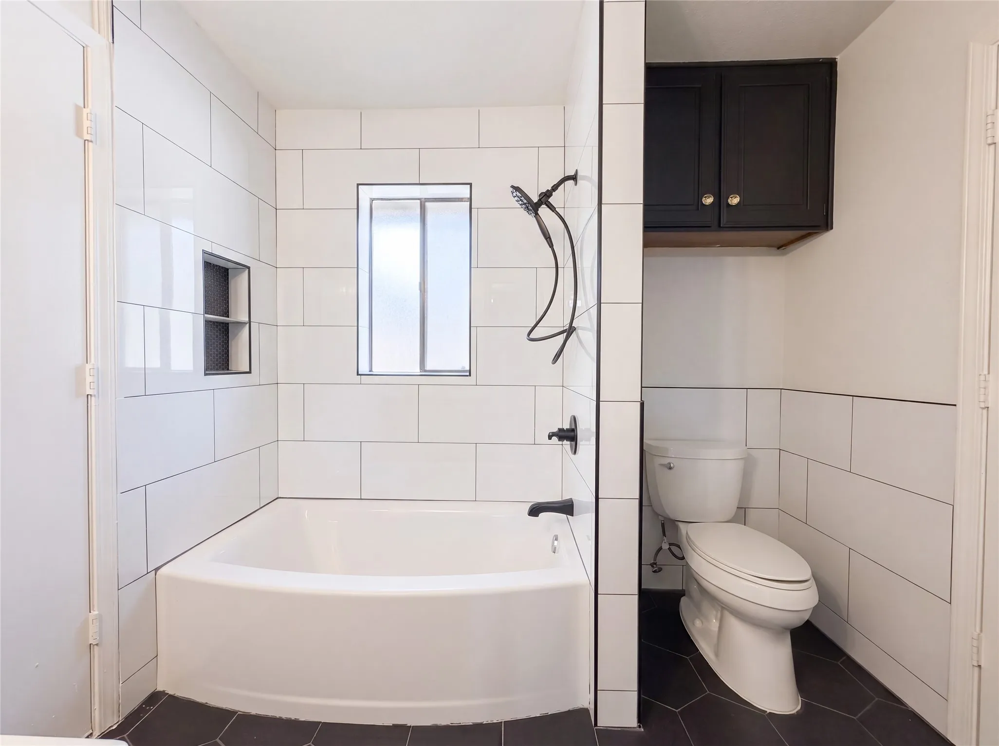 Single Family Residence For Sale in Tarrant County , 5804 Ridge Drive, Arlington, Texas 76016, 3 Bedroom, 2 Bathroom, 2 Garage spaces, 2,066 Sqft, built in 1977, mls#21367673, Real Estate Agent in Arlington, Homes For Sale in Tarrant county, Homes For Sale in Arlington, Realtor in Arlington Texas, Real Estate Brokerage Independent Realty Texas, Luminita Cordes Realtor
