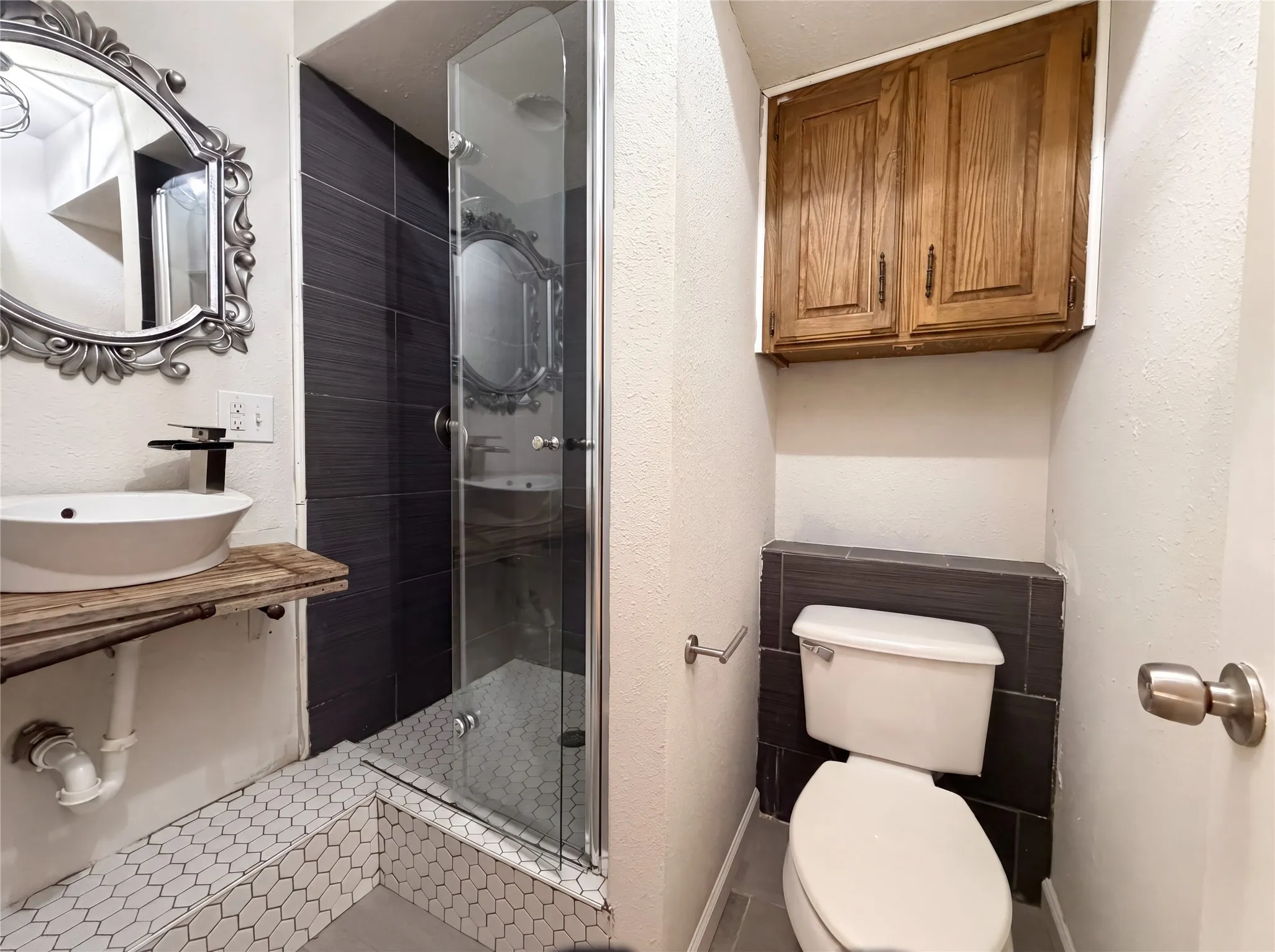 Single Family Residence For Sale in Tarrant County , 5804 Ridge Drive, Arlington, Texas 76016, 3 Bedroom, 2 Bathroom, 2 Garage spaces, 2,066 Sqft, built in 1977, mls#21367673, Real Estate Agent in Arlington, Homes For Sale in Tarrant county, Homes For Sale in Arlington, Realtor in Arlington Texas, Real Estate Brokerage Independent Realty Texas, Luminita Cordes Realtor