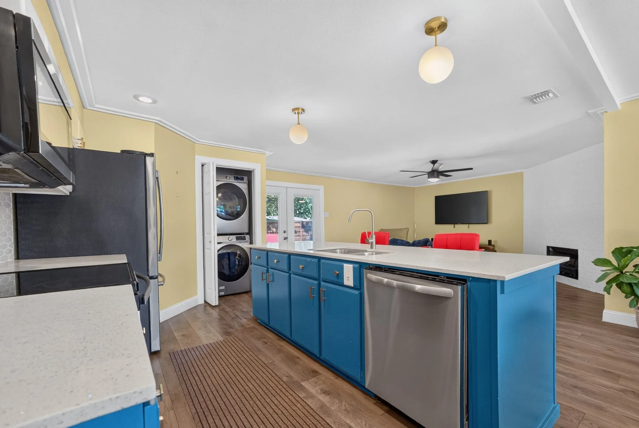 Single Family Residence For Rent in Dallas County , 10447 Sylvia Drive, Dallas, Texas 75228, 3 Bedroom, 2 Bathroom, Garage spaces, 1,552 Sqft, built in 1952, mls#21366661, Real Estate Agent in Dallas, Homes For Rent in Dallas county, Homes For Rent in Dallas, Realtor in Dallas Texas, Real Estate Brokerage Independent Realty Texas, Luminita Cordes Realtor