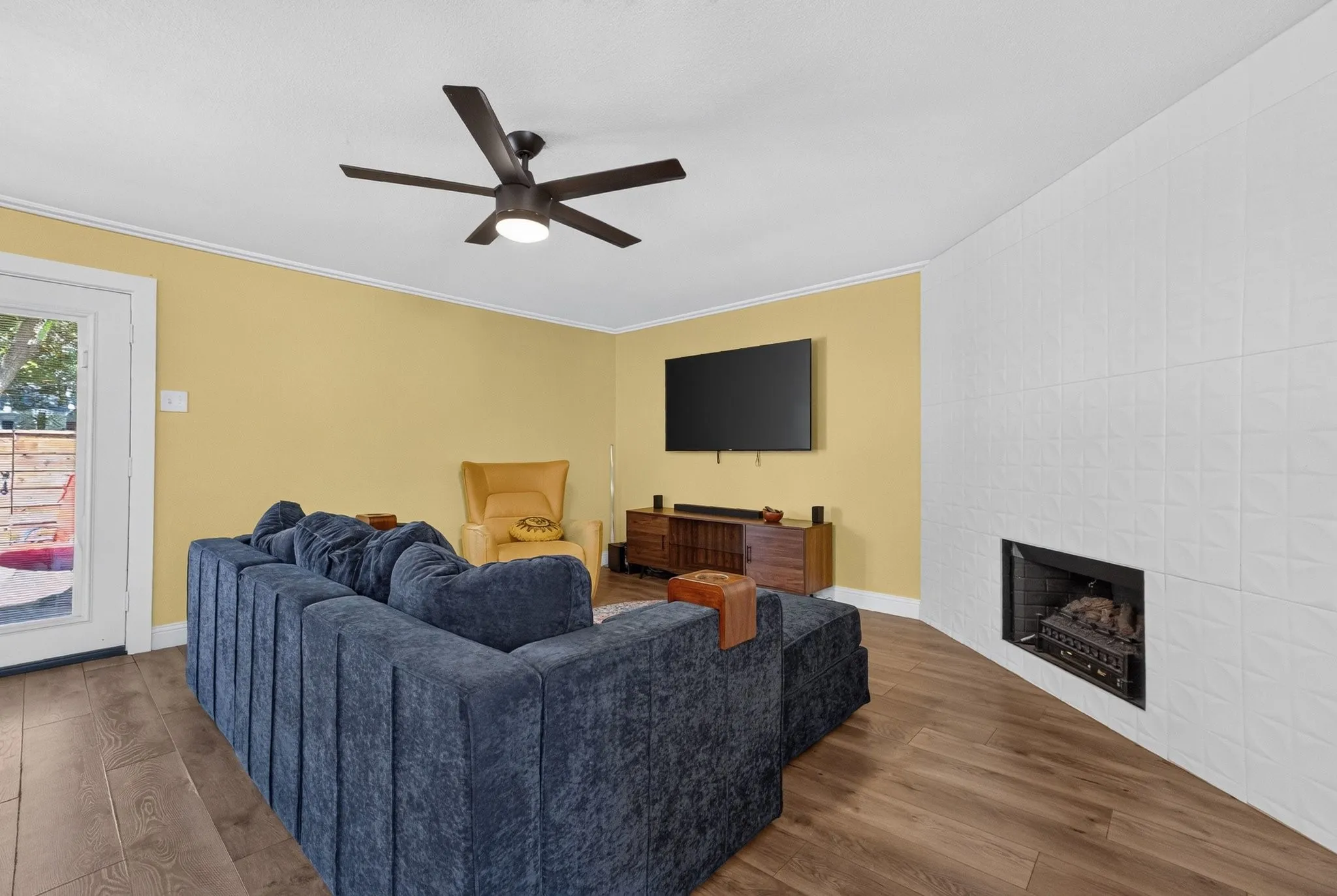 Single Family Residence For Rent in Dallas County , 10447 Sylvia Drive, Dallas, Texas 75228, 3 Bedroom, 2 Bathroom, Garage spaces, 1,552 Sqft, built in 1952, mls#21366661, Real Estate Agent in Dallas, Homes For Rent in Dallas county, Homes For Rent in Dallas, Realtor in Dallas Texas, Real Estate Brokerage Independent Realty Texas, Luminita Cordes Realtor