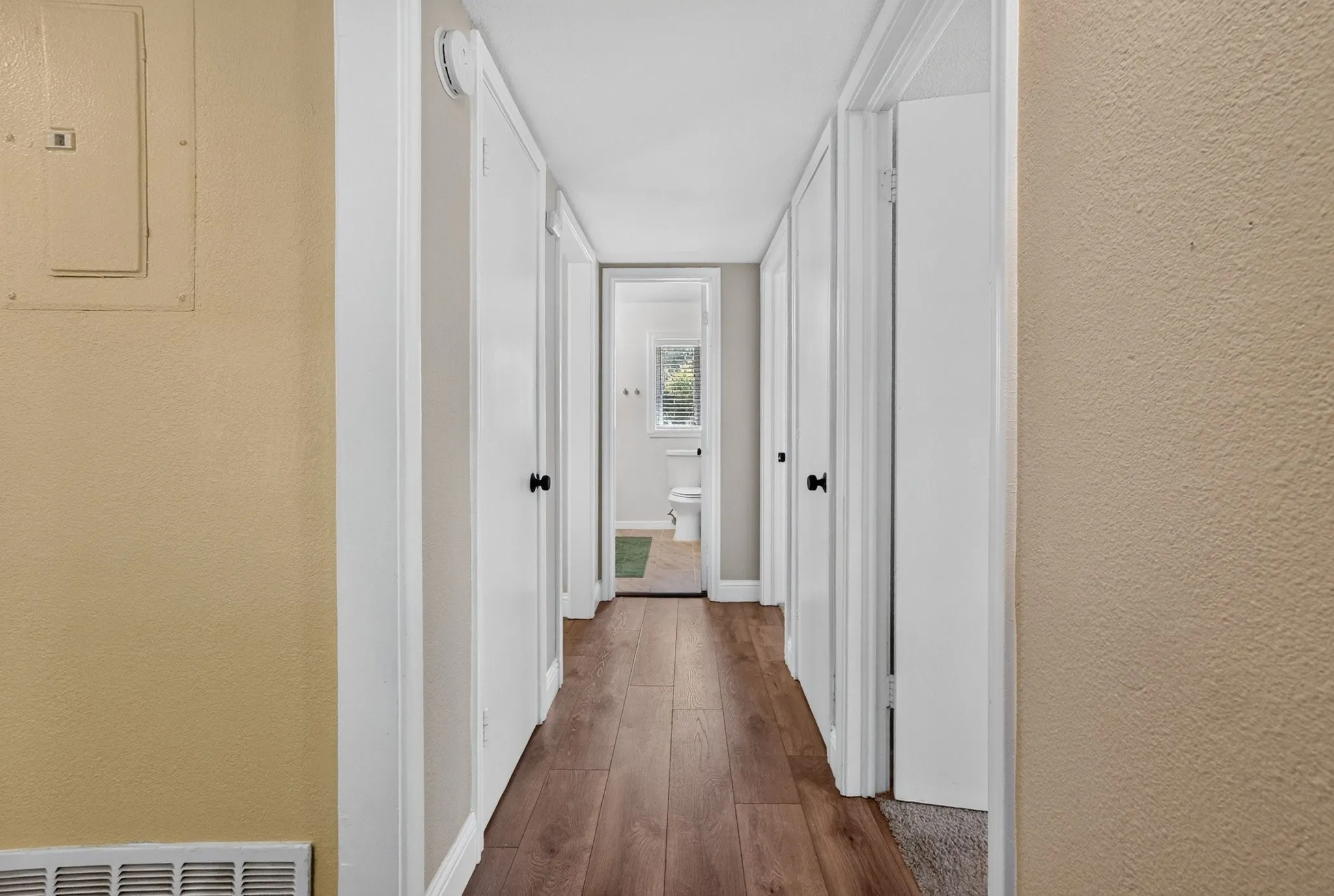 Single Family Residence For Rent in Dallas County , 10447 Sylvia Drive, Dallas, Texas 75228, 3 Bedroom, 2 Bathroom, Garage spaces, 1,552 Sqft, built in 1952, mls#21366661, Real Estate Agent in Dallas, Homes For Rent in Dallas county, Homes For Rent in Dallas, Realtor in Dallas Texas, Real Estate Brokerage Independent Realty Texas, Luminita Cordes Realtor