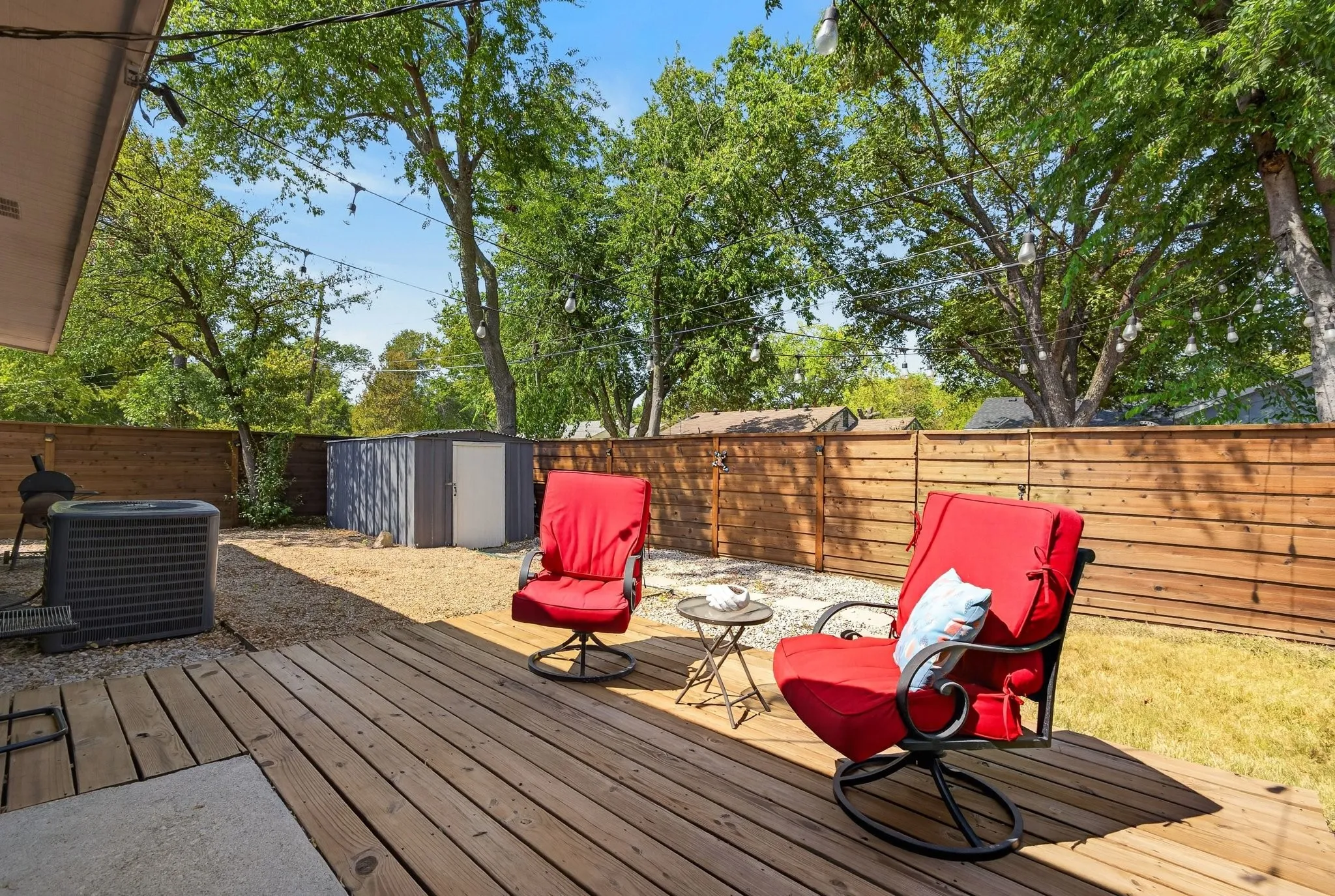 Single Family Residence For Rent in Dallas County , 10447 Sylvia Drive, Dallas, Texas 75228, 3 Bedroom, 2 Bathroom, Garage spaces, 1,552 Sqft, built in 1952, mls#21366661, Real Estate Agent in Dallas, Homes For Rent in Dallas county, Homes For Rent in Dallas, Realtor in Dallas Texas, Real Estate Brokerage Independent Realty Texas, Luminita Cordes Realtor