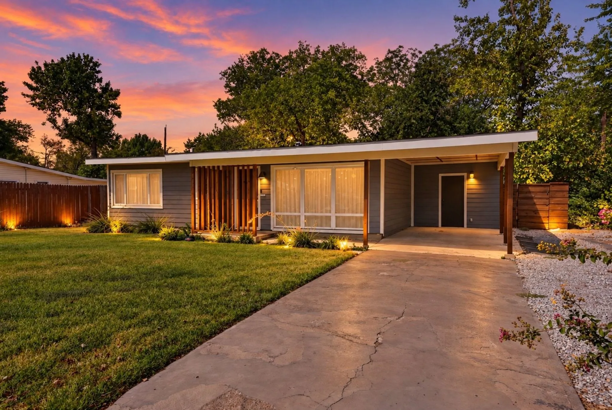 Single Family Residence For Rent in Dallas County , 10447 Sylvia Drive, Dallas, Texas 75228, 3 Bedroom, 2 Bathroom, Garage spaces, 1,552 Sqft, built in 1952, mls#21366661, Real Estate Agent in Dallas, Homes For Rent in Dallas county, Homes For Rent in Dallas, Realtor in Dallas Texas, Real Estate Brokerage Independent Realty Texas, Luminita Cordes Realtor