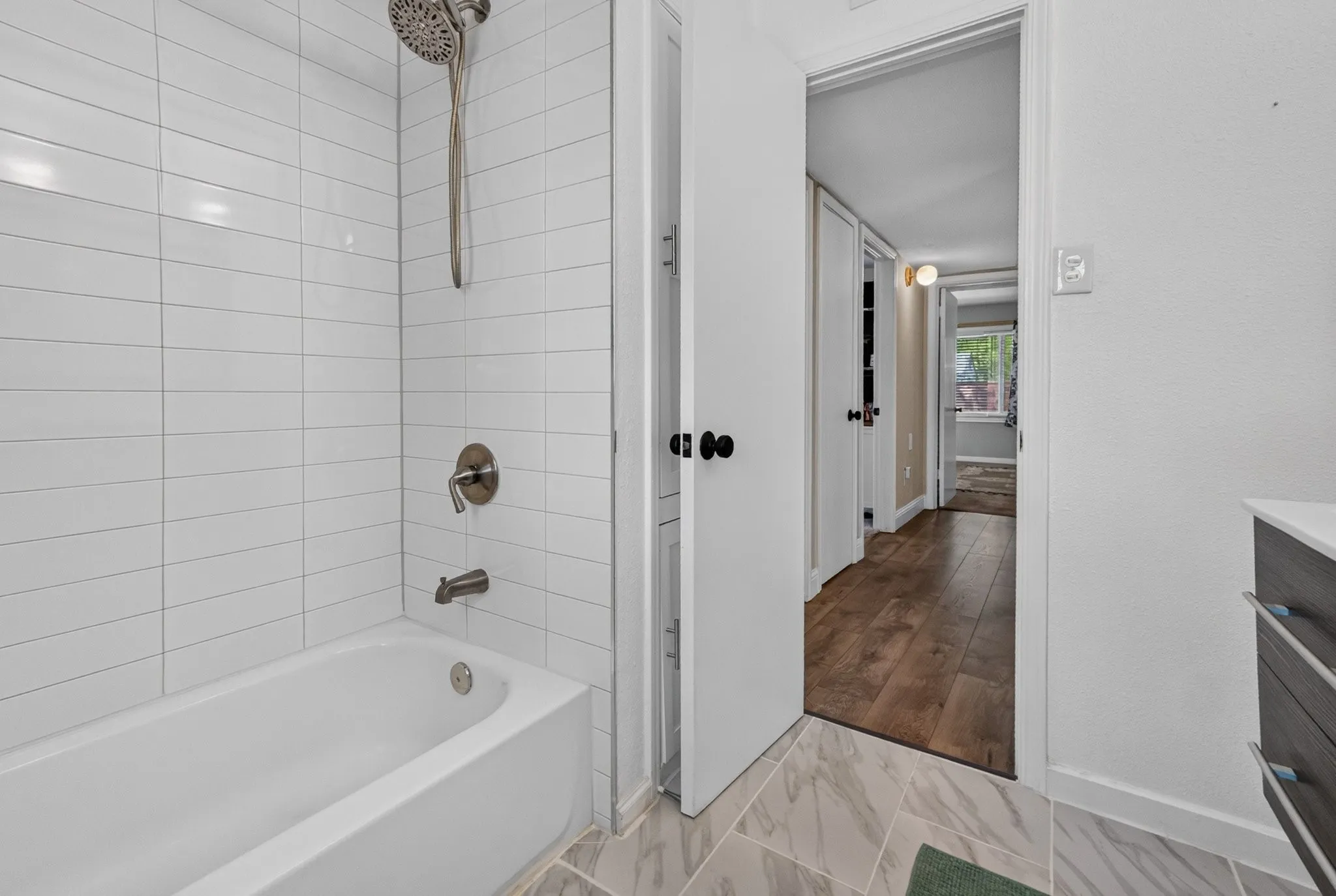 Single Family Residence For Rent in Dallas County , 10447 Sylvia Drive, Dallas, Texas 75228, 3 Bedroom, 2 Bathroom, Garage spaces, 1,552 Sqft, built in 1952, mls#21366661, Real Estate Agent in Dallas, Homes For Rent in Dallas county, Homes For Rent in Dallas, Realtor in Dallas Texas, Real Estate Brokerage Independent Realty Texas, Luminita Cordes Realtor