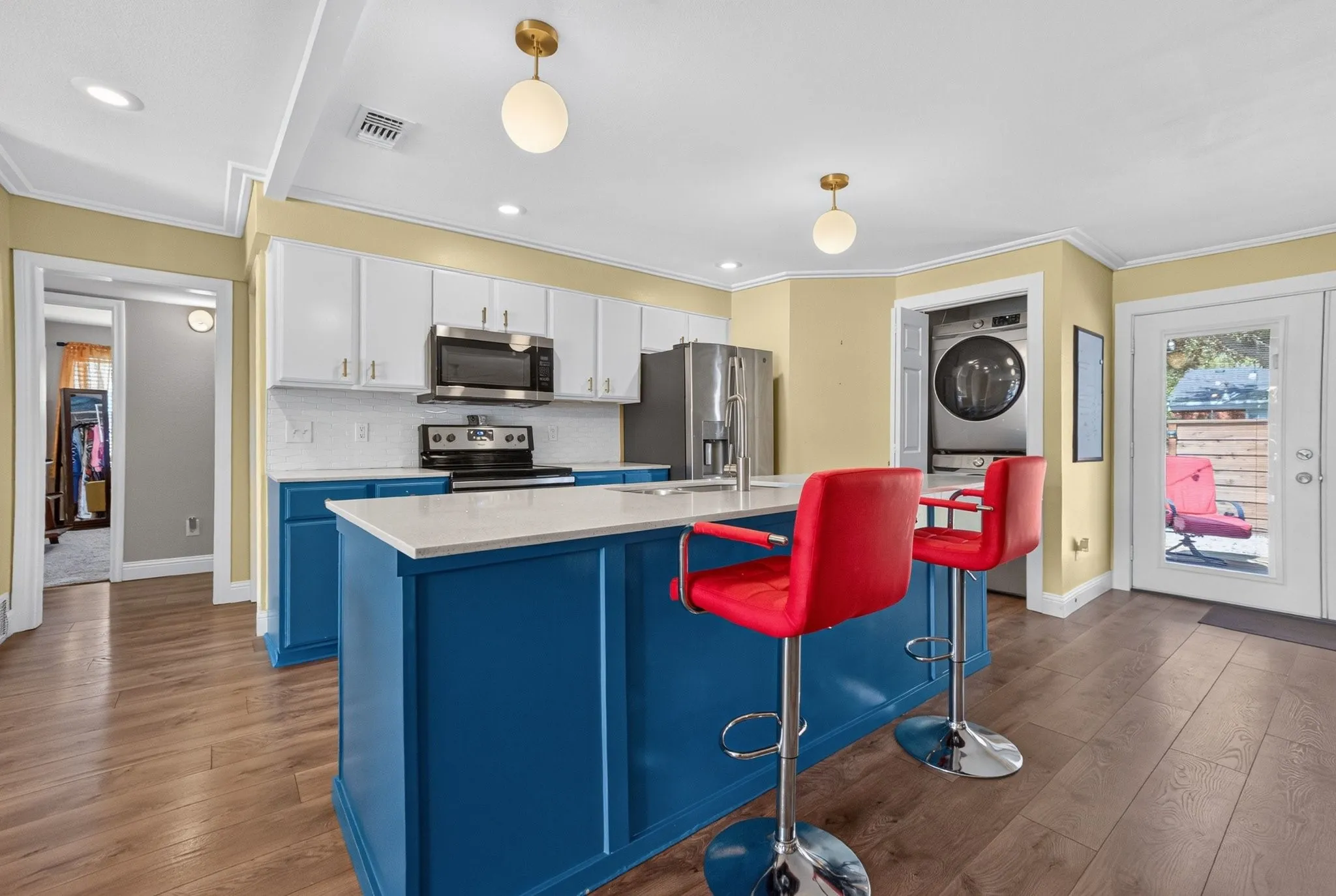 Single Family Residence For Rent in Dallas County , 10447 Sylvia Drive, Dallas, Texas 75228, 3 Bedroom, 2 Bathroom, Garage spaces, 1,552 Sqft, built in 1952, mls#21366661, Real Estate Agent in Dallas, Homes For Rent in Dallas county, Homes For Rent in Dallas, Realtor in Dallas Texas, Real Estate Brokerage Independent Realty Texas, Luminita Cordes Realtor