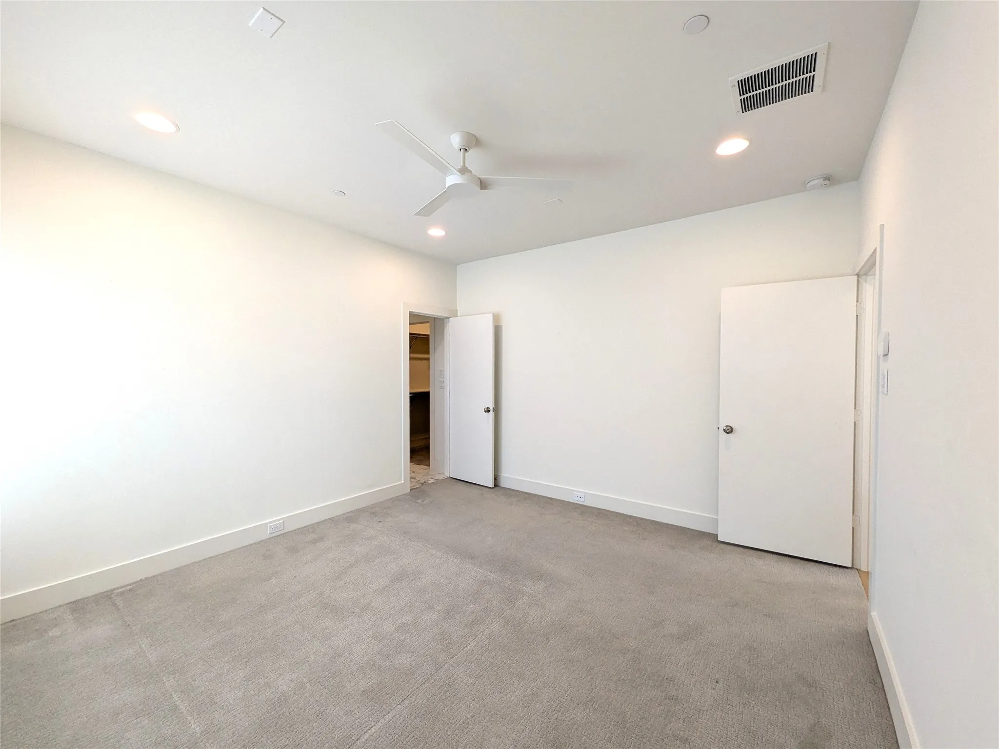 Townhouse For Sale in Dallas County , 2723 Kimsey Drive 104, Dallas, Texas 75235, 2 Bedroom, 3 Bathroom, 2 Garage spaces, 1,821 Sqft, built in 2020, mls#21367939, Real Estate Agent in Dallas, Homes For Sale in Dallas county, Homes For Sale in Dallas, Realtor in Dallas Texas, Real Estate Brokerage Independent Realty Texas, Luminita Cordes Realtor
