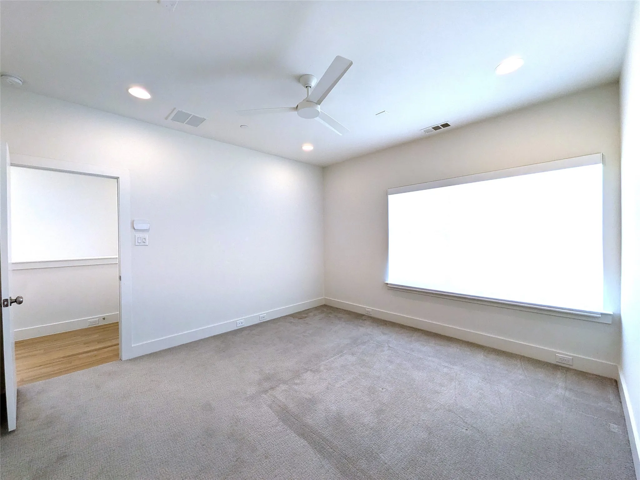 Townhouse For Sale in Dallas County , 2723 Kimsey Drive 104, Dallas, Texas 75235, 2 Bedroom, 3 Bathroom, 2 Garage spaces, 1,821 Sqft, built in 2020, mls#21367939, Real Estate Agent in Dallas, Homes For Sale in Dallas county, Homes For Sale in Dallas, Realtor in Dallas Texas, Real Estate Brokerage Independent Realty Texas, Luminita Cordes Realtor