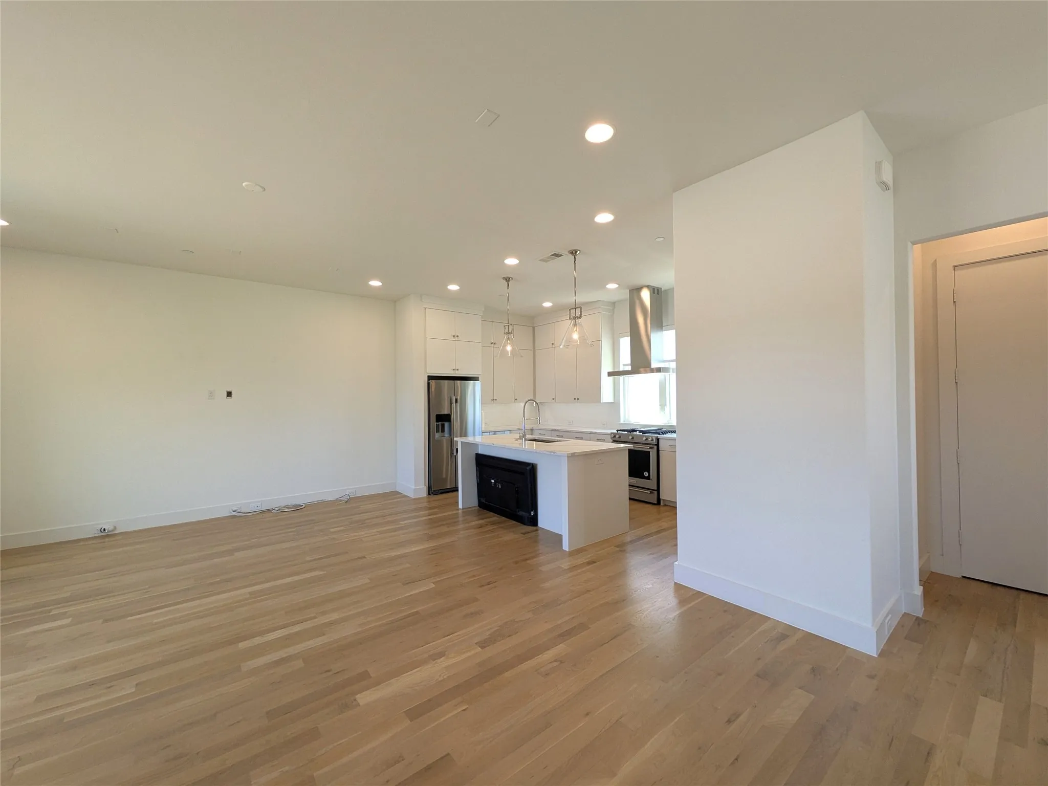 Townhouse For Sale in Dallas County , 2723 Kimsey Drive 104, Dallas, Texas 75235, 2 Bedroom, 3 Bathroom, 2 Garage spaces, 1,821 Sqft, built in 2020, mls#21367939, Real Estate Agent in Dallas, Homes For Sale in Dallas county, Homes For Sale in Dallas, Realtor in Dallas Texas, Real Estate Brokerage Independent Realty Texas, Luminita Cordes Realtor