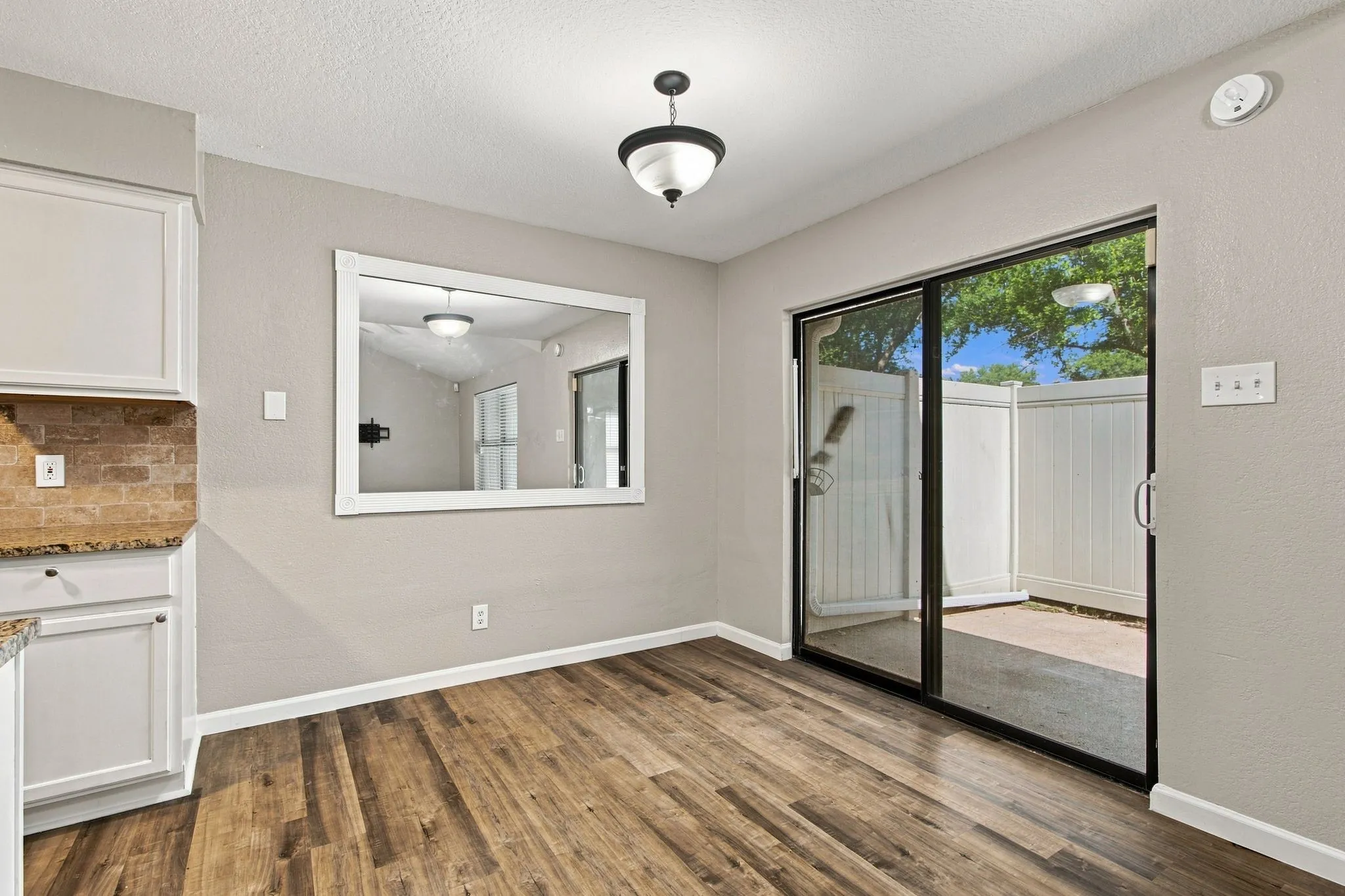 Condominium For Rent in Dallas County , 2240 Tarpley Road 74, Carrollton, Texas 75006, 3 Bedroom, 2 Bathroom, Garage spaces, 1,083 Sqft, built in 1982, mls#21367871, Real Estate Agent in Carrollton, Homes For Rent in Dallas county, Homes For Rent in Carrollton, Realtor in Carrollton Texas, Real Estate Brokerage Independent Realty Texas, Luminita Cordes Realtor