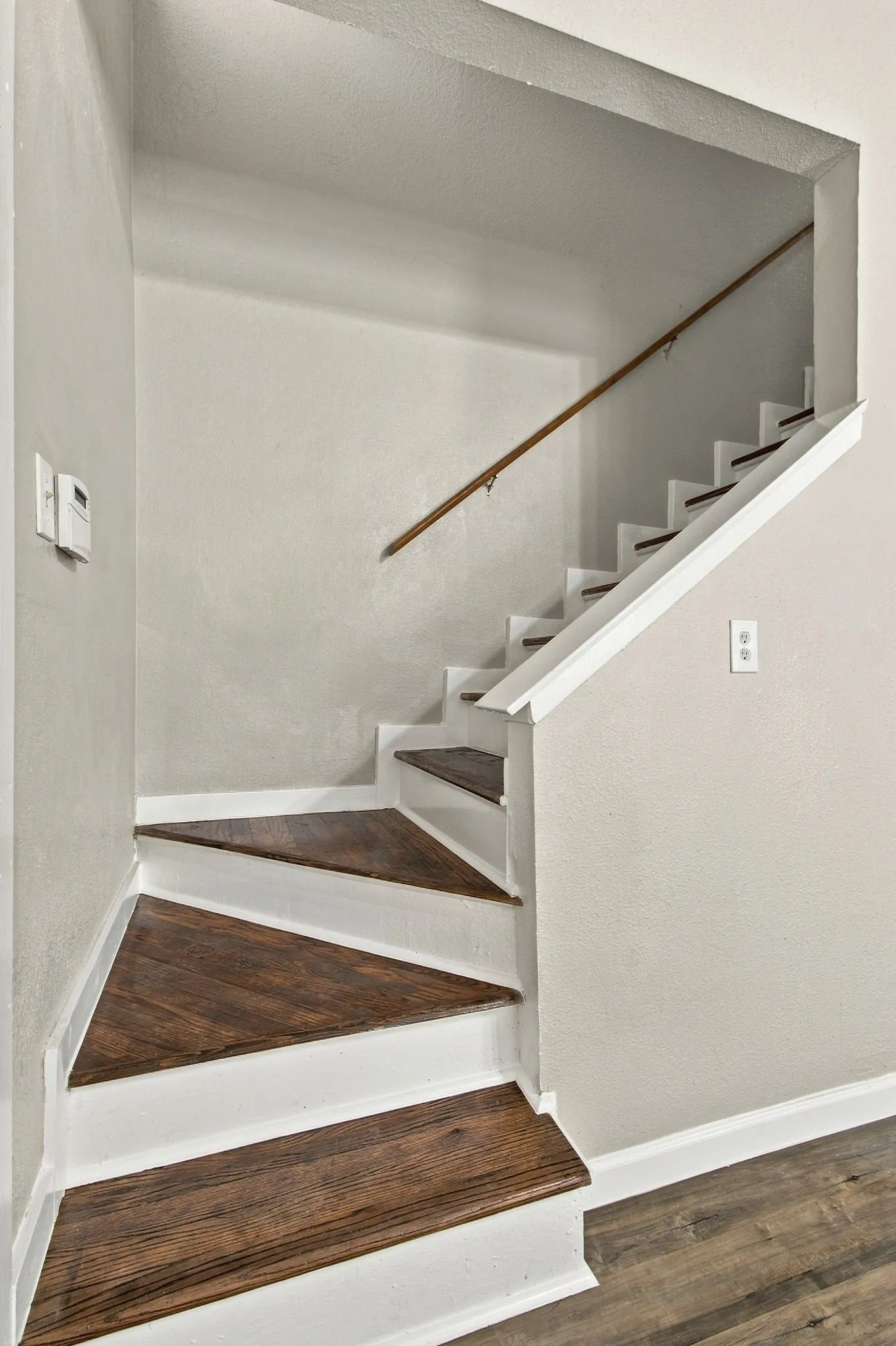 Condominium For Rent in Dallas County , 2240 Tarpley Road 74, Carrollton, Texas 75006, 3 Bedroom, 2 Bathroom, Garage spaces, 1,083 Sqft, built in 1982, mls#21367871, Real Estate Agent in Carrollton, Homes For Rent in Dallas county, Homes For Rent in Carrollton, Realtor in Carrollton Texas, Real Estate Brokerage Independent Realty Texas, Luminita Cordes Realtor