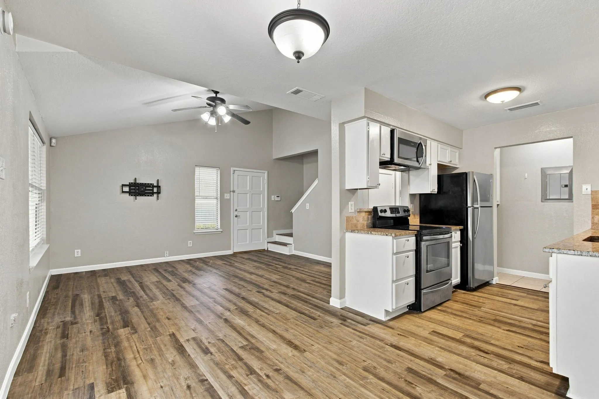Condominium For Rent in Dallas County , 2240 Tarpley Road 74, Carrollton, Texas 75006, 3 Bedroom, 2 Bathroom, Garage spaces, 1,083 Sqft, built in 1982, mls#21367871, Real Estate Agent in Carrollton, Homes For Rent in Dallas county, Homes For Rent in Carrollton, Realtor in Carrollton Texas, Real Estate Brokerage Independent Realty Texas, Luminita Cordes Realtor