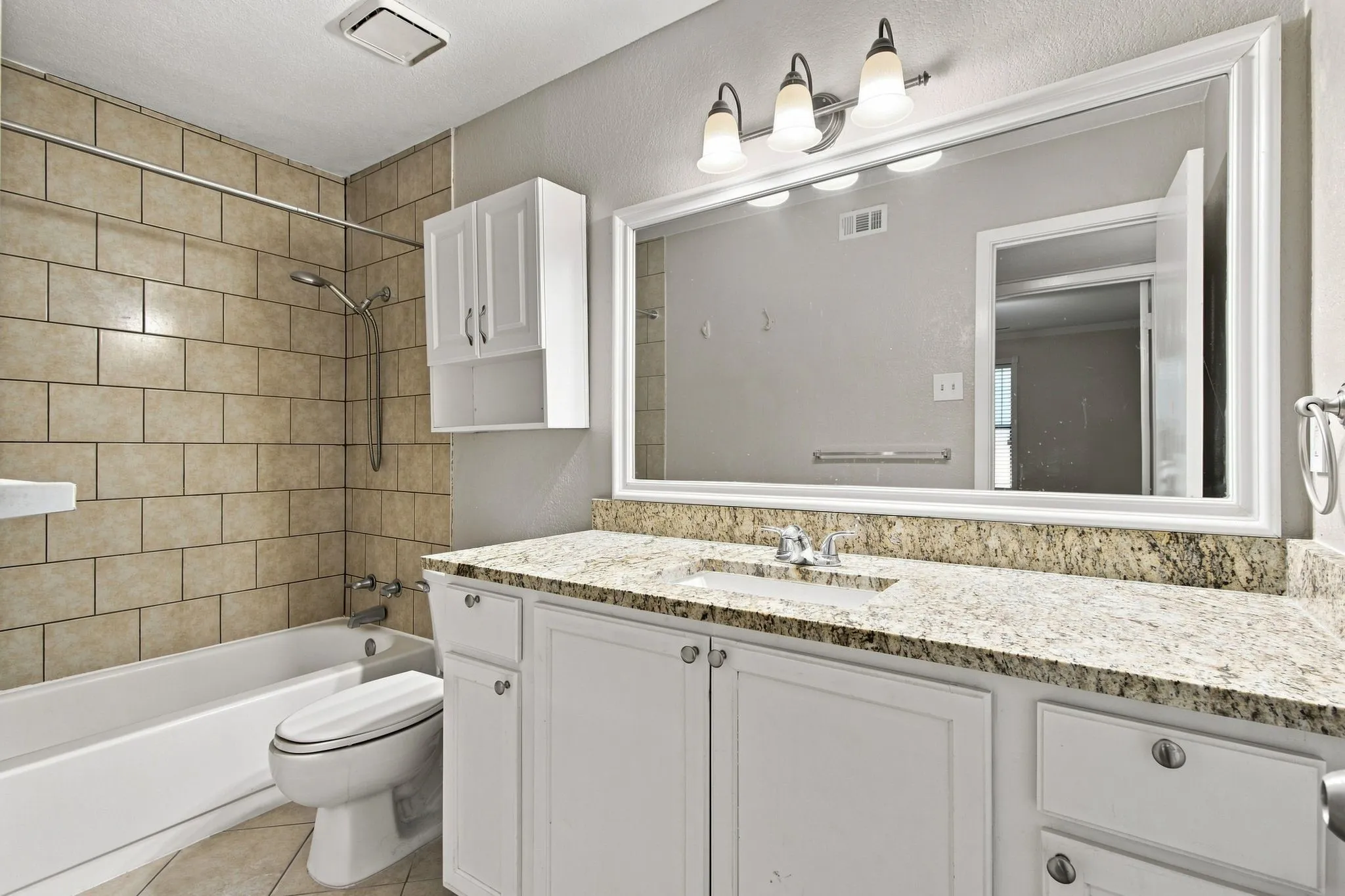 Condominium For Rent in Dallas County , 2240 Tarpley Road 74, Carrollton, Texas 75006, 3 Bedroom, 2 Bathroom, Garage spaces, 1,083 Sqft, built in 1982, mls#21367871, Real Estate Agent in Carrollton, Homes For Rent in Dallas county, Homes For Rent in Carrollton, Realtor in Carrollton Texas, Real Estate Brokerage Independent Realty Texas, Luminita Cordes Realtor