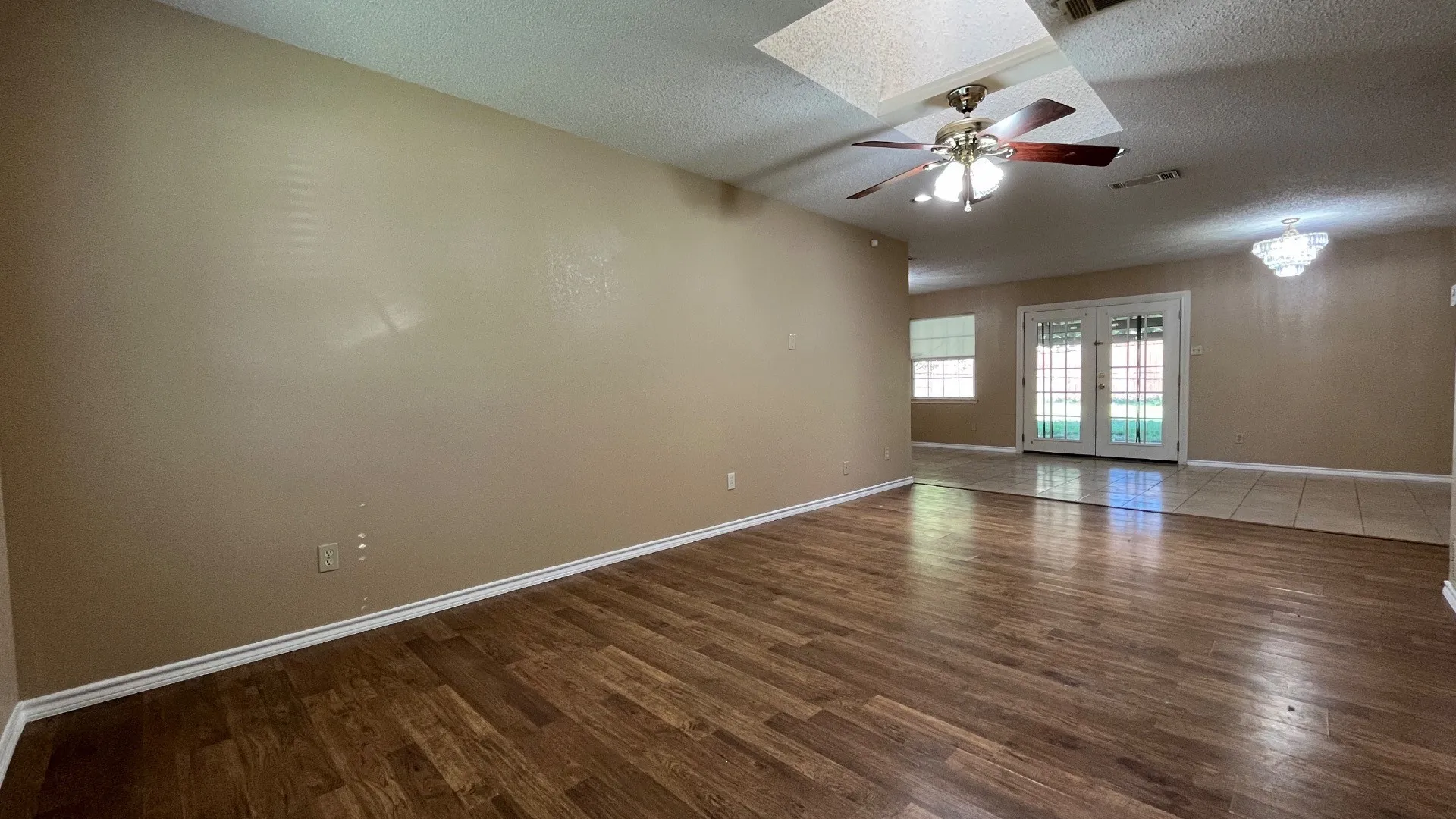Single Family Residence For Rent in Dallas County , 14506 Ablon Drive, Farmers Branch, Texas 75234, 3 Bedroom, 2 Bathroom, 2 Garage spaces, 1,495 Sqft, built in 1968, mls#21367950, Real Estate Agent in Farmers Branch, Homes For Rent in Dallas county, Homes For Rent in Farmers Branch, Realtor in Farmers Branch Texas, Real Estate Brokerage Independent Realty Texas, Luminita Cordes Realtor