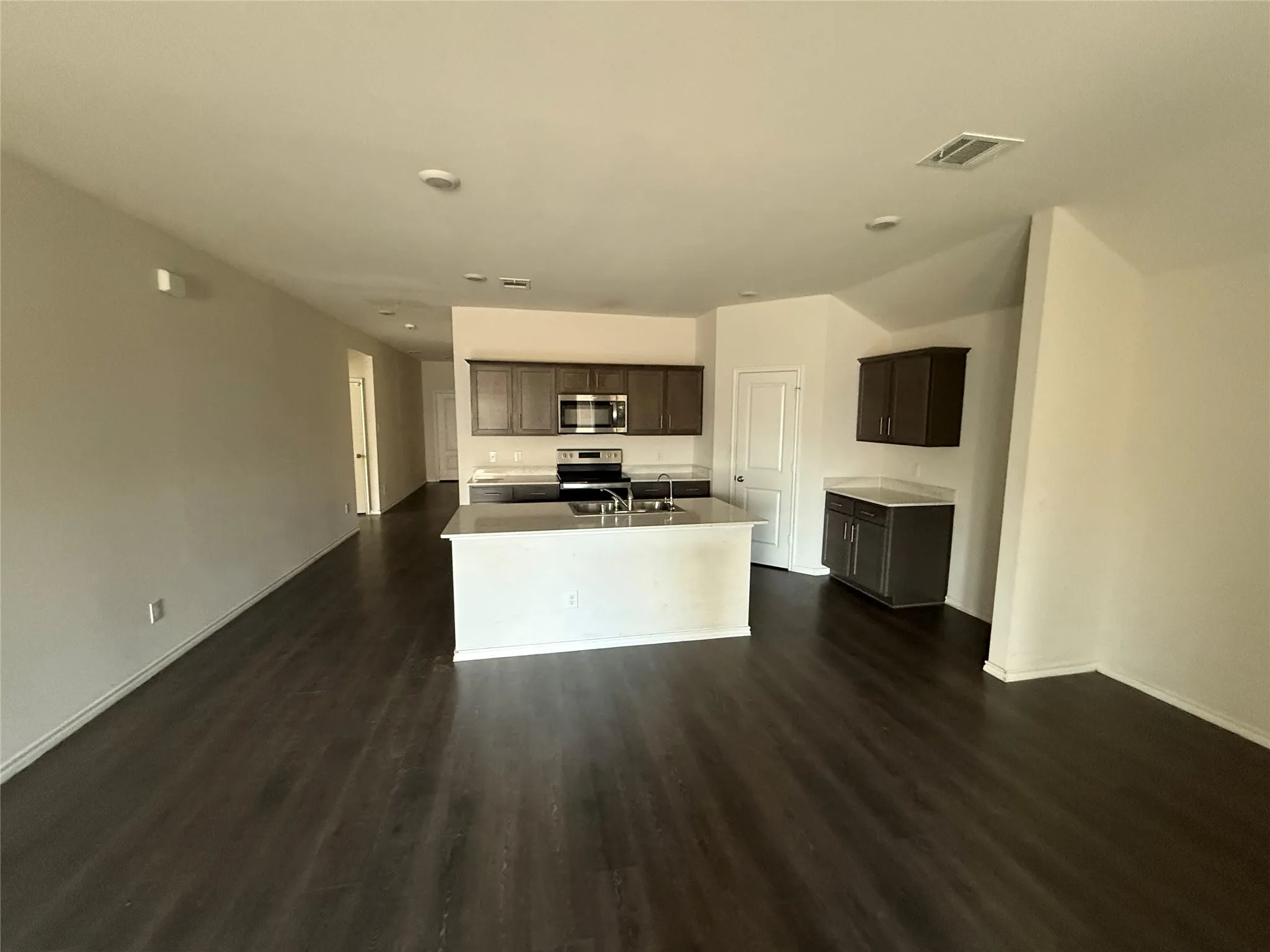 Single Family Residence For Sale in Collin County , 616 Chuck Wagon Drive, Josephine, Texas 75189, 4 Bedroom, 2 Bathroom, 2 Garage spaces, 1,834 Sqft, built in 2021, mls#21356162, Real Estate Agent in Josephine, Homes For Sale in Collin county, Homes For Sale in Josephine, Realtor in Josephine Texas, Real Estate Brokerage Independent Realty Texas, Luminita Cordes Realtor