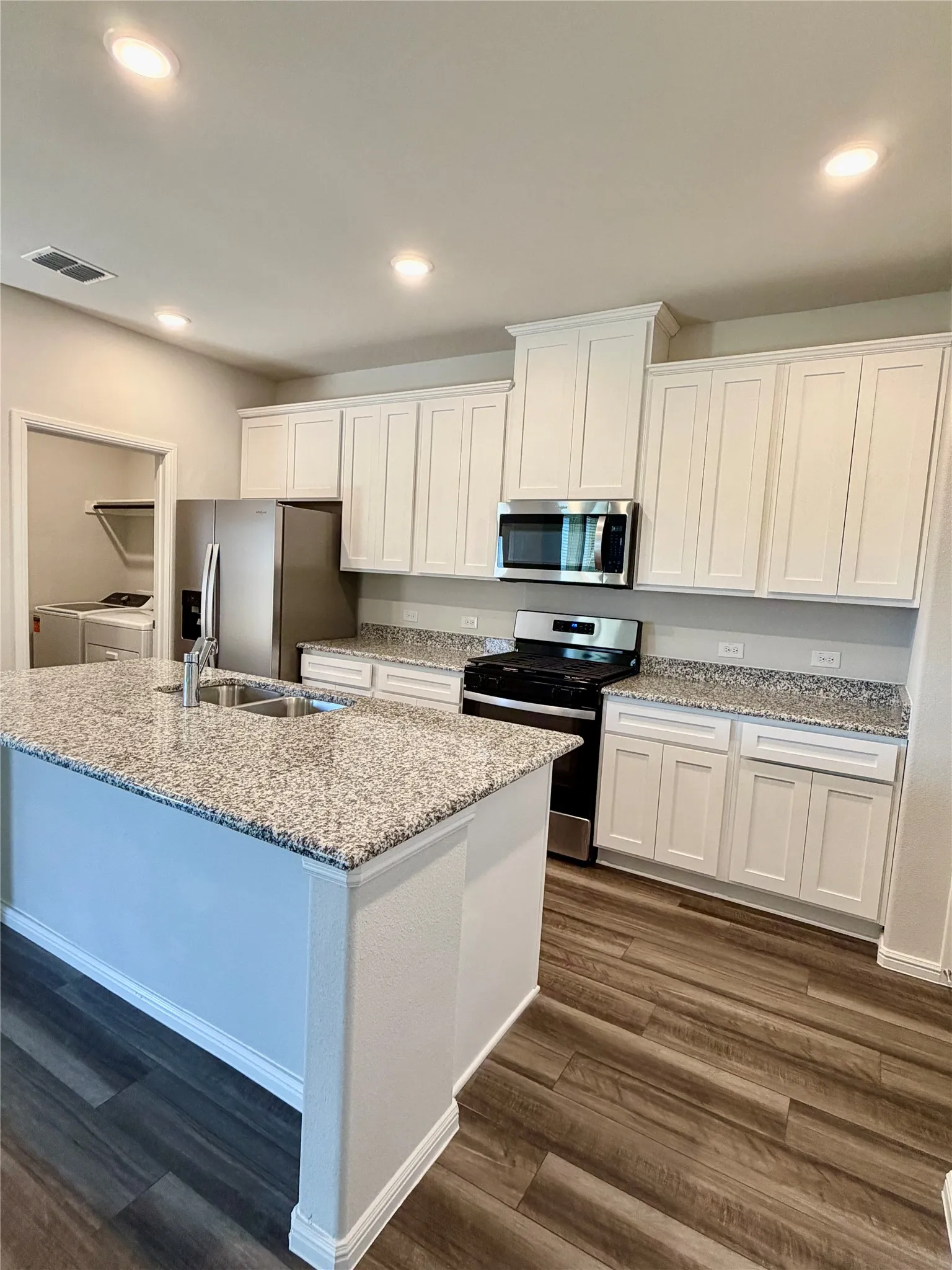 Single Family Residence For Rent in Collin County , 725 Santa Lucia Drive, Anna, Texas 75409, 3 Bedroom, 3 Bathroom, 2 Garage spaces, 1,777 Sqft, built in 2024, mls#21367934, Real Estate Agent in Anna, Homes For Rent in Collin county, Homes For Rent in Anna, Realtor in Anna Texas, Real Estate Brokerage Independent Realty Texas, Luminita Cordes Realtor