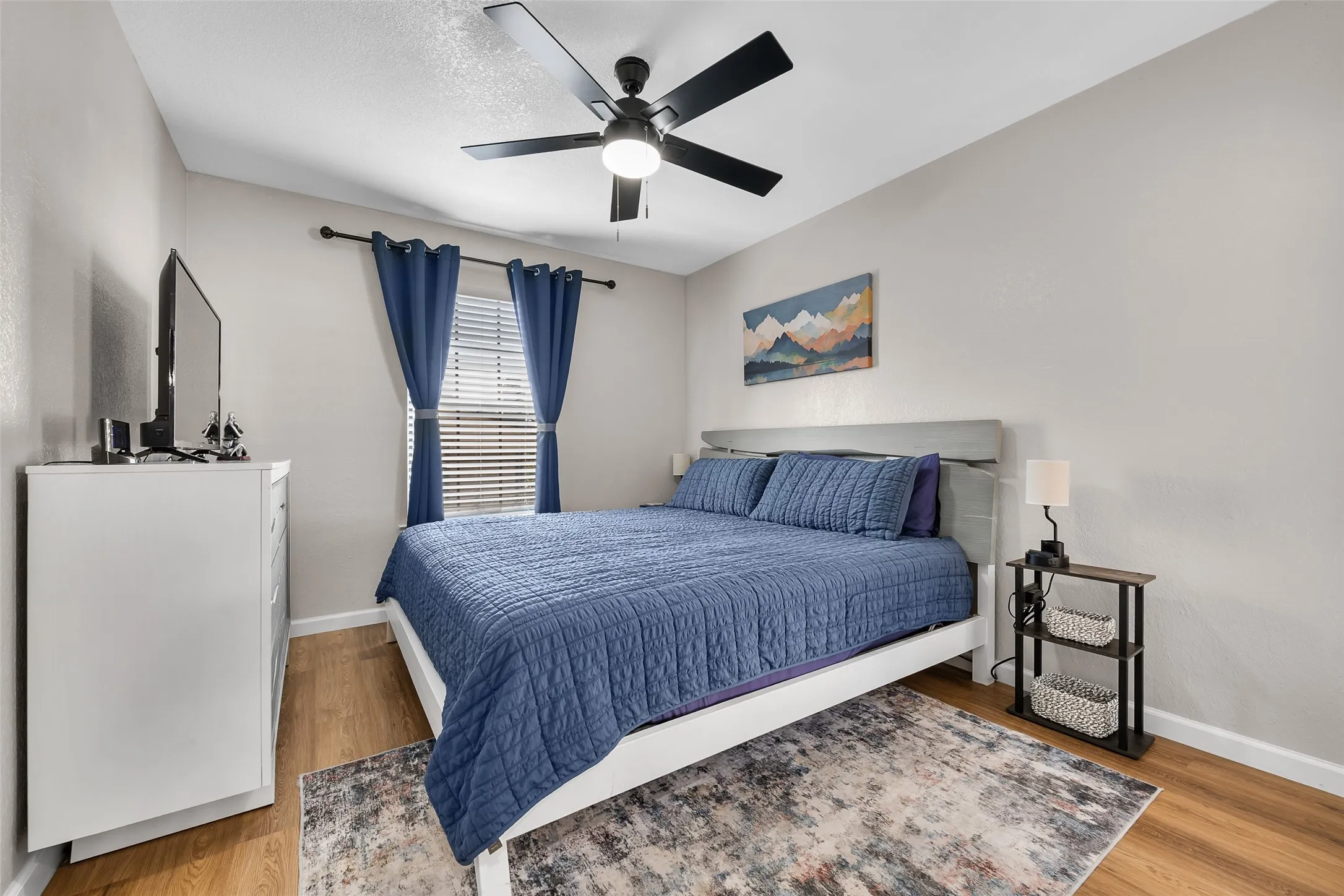 Condominium For Sale in Tarrant County , 1712 Crest Point Drive, Arlington, Texas 76012, 1 Bedroom, 1 Bathroom, Garage spaces, 512 Sqft, built in 1983, mls#21367952, Real Estate Agent in Arlington, Homes For Sale in Tarrant county, Homes For Sale in Arlington, Realtor in Arlington Texas, Real Estate Brokerage Independent Realty Texas, Luminita Cordes Realtor