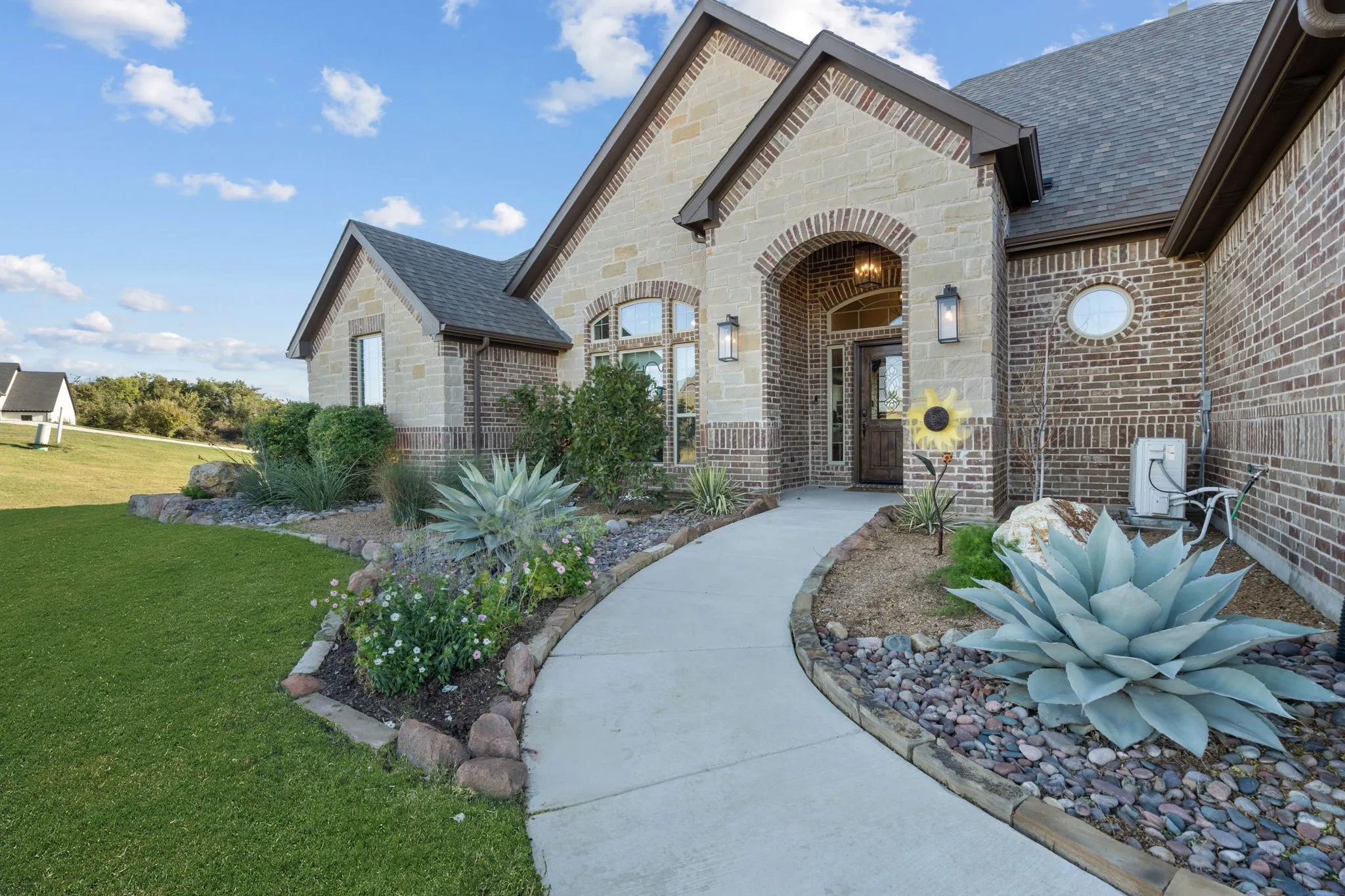 Single Family Residence For Sale in Wise County , 104 Carls Court, Boyd, Texas 76023, 4 Bedroom, 2 Bathroom, 3 Garage spaces, 2,196 Sqft, built in 2022, mls#21366386, Real Estate Agent in Boyd, Homes For Sale in Wise county, Homes For Sale in Boyd, Realtor in Boyd Texas, Real Estate Brokerage Independent Realty Texas, Luminita Cordes Realtor