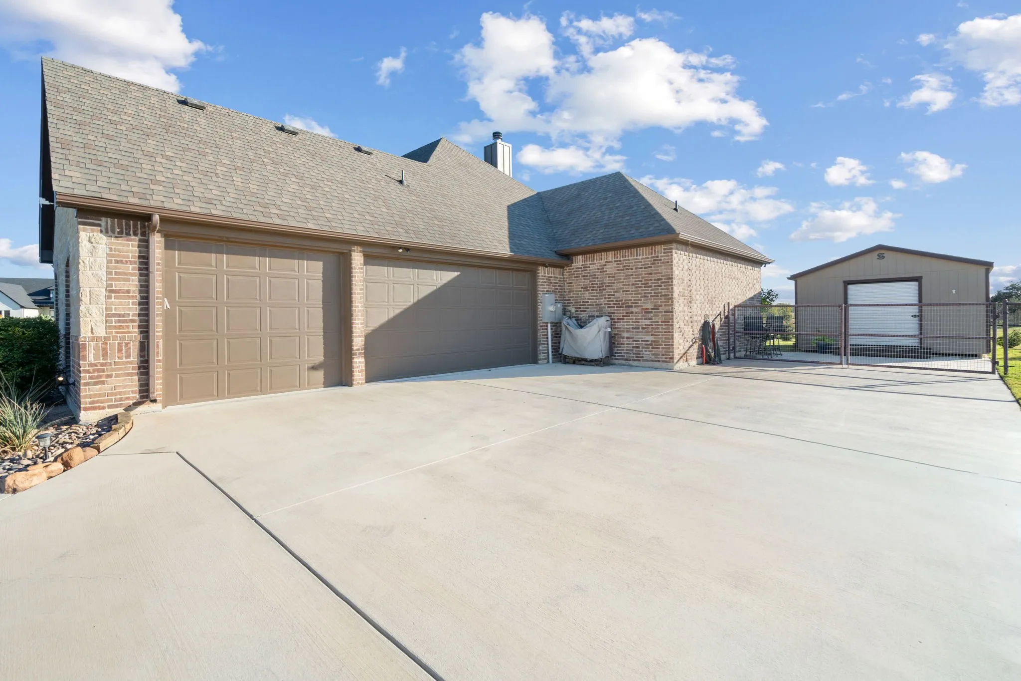 Single Family Residence For Sale in Wise County , 104 Carls Court, Boyd, Texas 76023, 4 Bedroom, 2 Bathroom, 3 Garage spaces, 2,196 Sqft, built in 2022, mls#21366386, Real Estate Agent in Boyd, Homes For Sale in Wise county, Homes For Sale in Boyd, Realtor in Boyd Texas, Real Estate Brokerage Independent Realty Texas, Luminita Cordes Realtor