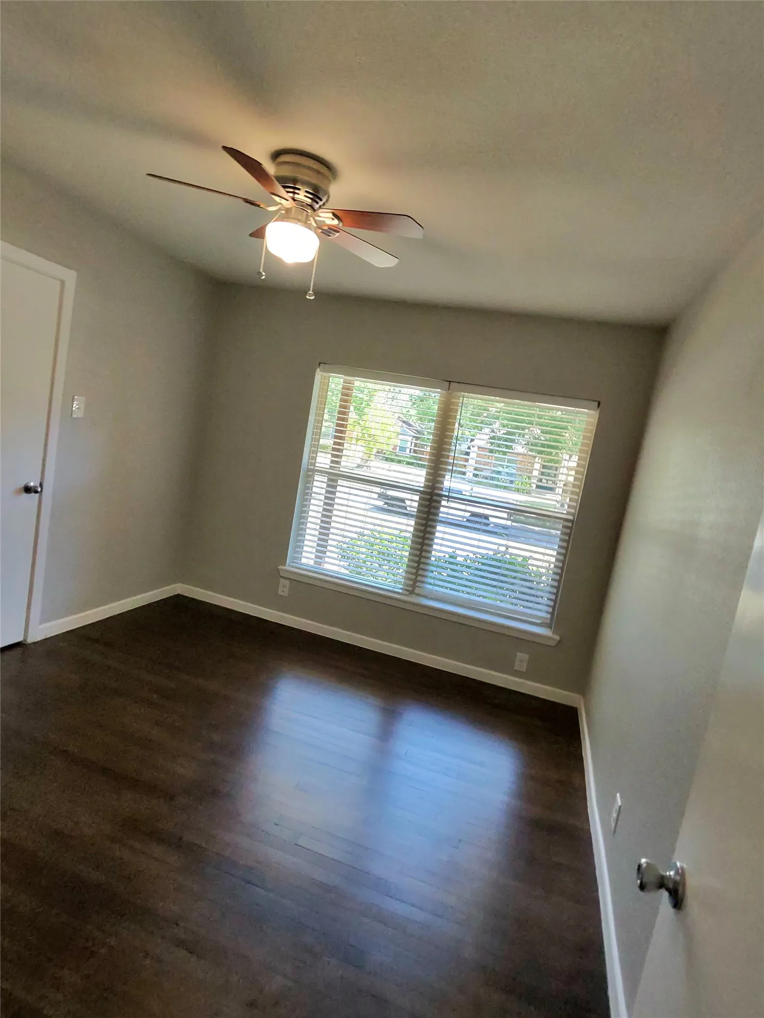 Single Family Residence For Rent in Dallas County , 3241 S Edgefield Avenue, Dallas, Texas 75224, 3 Bedroom, 1 Bathroom, Garage spaces, 1,114 Sqft, built in 1952, mls#21367979, Real Estate Agent in Dallas, Homes For Rent in Dallas county, Homes For Rent in Dallas, Realtor in Dallas Texas, Real Estate Brokerage Independent Realty Texas, Luminita Cordes Realtor