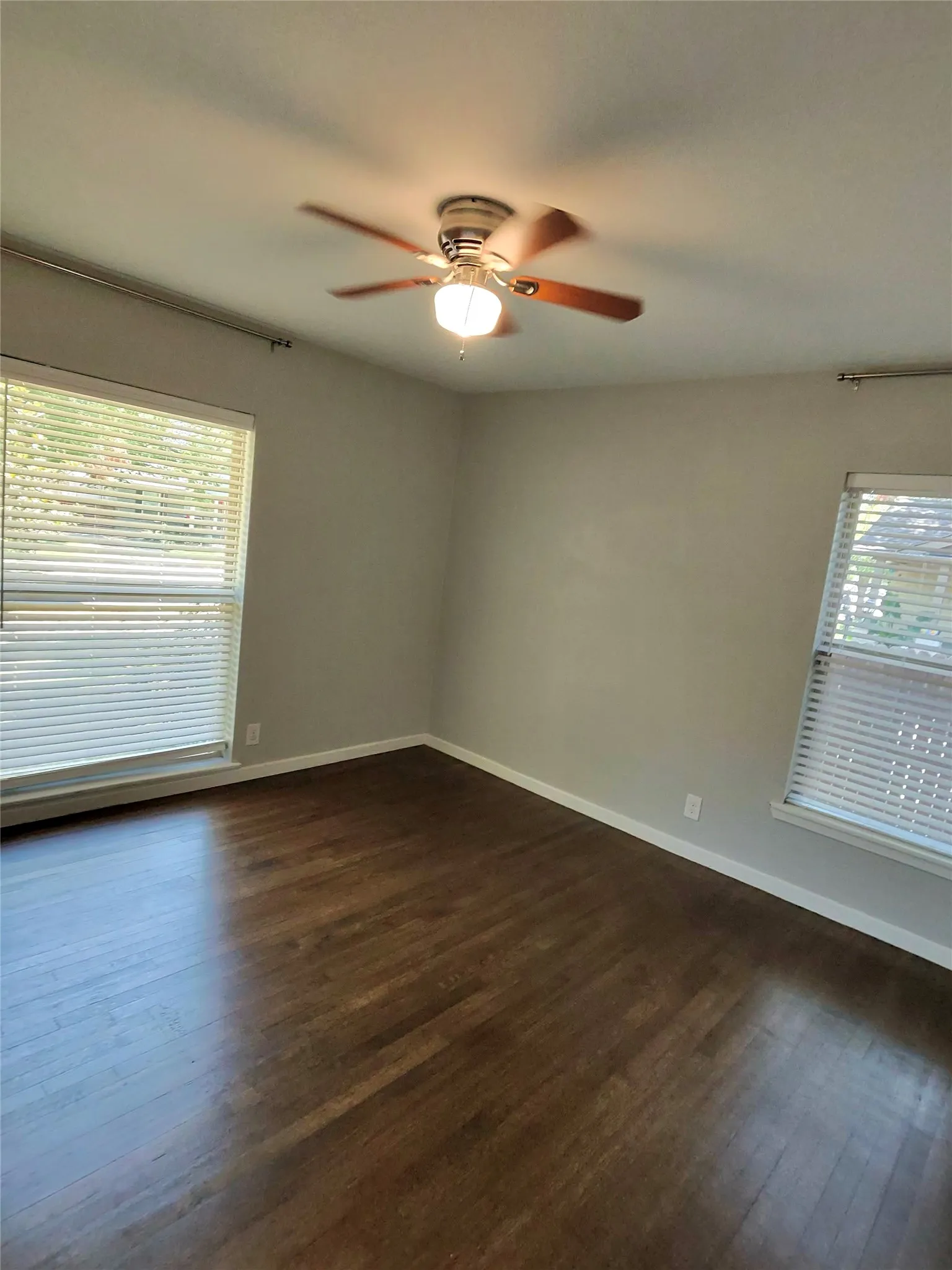 Single Family Residence For Rent in Dallas County , 3241 S Edgefield Avenue, Dallas, Texas 75224, 3 Bedroom, 1 Bathroom, Garage spaces, 1,114 Sqft, built in 1952, mls#21367979, Real Estate Agent in Dallas, Homes For Rent in Dallas county, Homes For Rent in Dallas, Realtor in Dallas Texas, Real Estate Brokerage Independent Realty Texas, Luminita Cordes Realtor