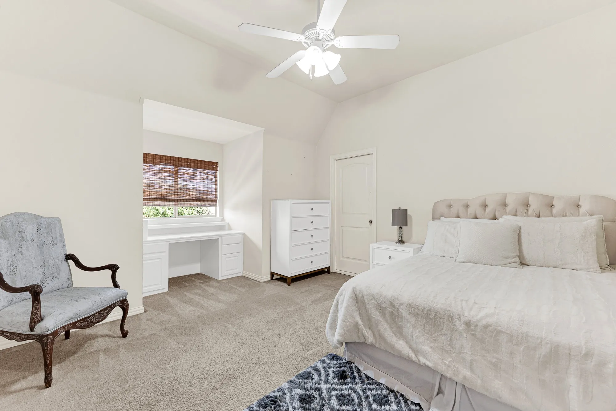 Single Family Residence For Sale in Denton County , 6777 Parker Creek Place, Frisco, Texas 75034, 4 Bedroom, 4 Bathroom, 2 Garage spaces, 3,306 Sqft, built in 2006, mls#21364591, Real Estate Agent in Frisco, Homes For Sale in Denton county, Homes For Sale in Frisco, Realtor in Frisco Texas, Real Estate Brokerage Independent Realty Texas, Luminita Cordes Realtor