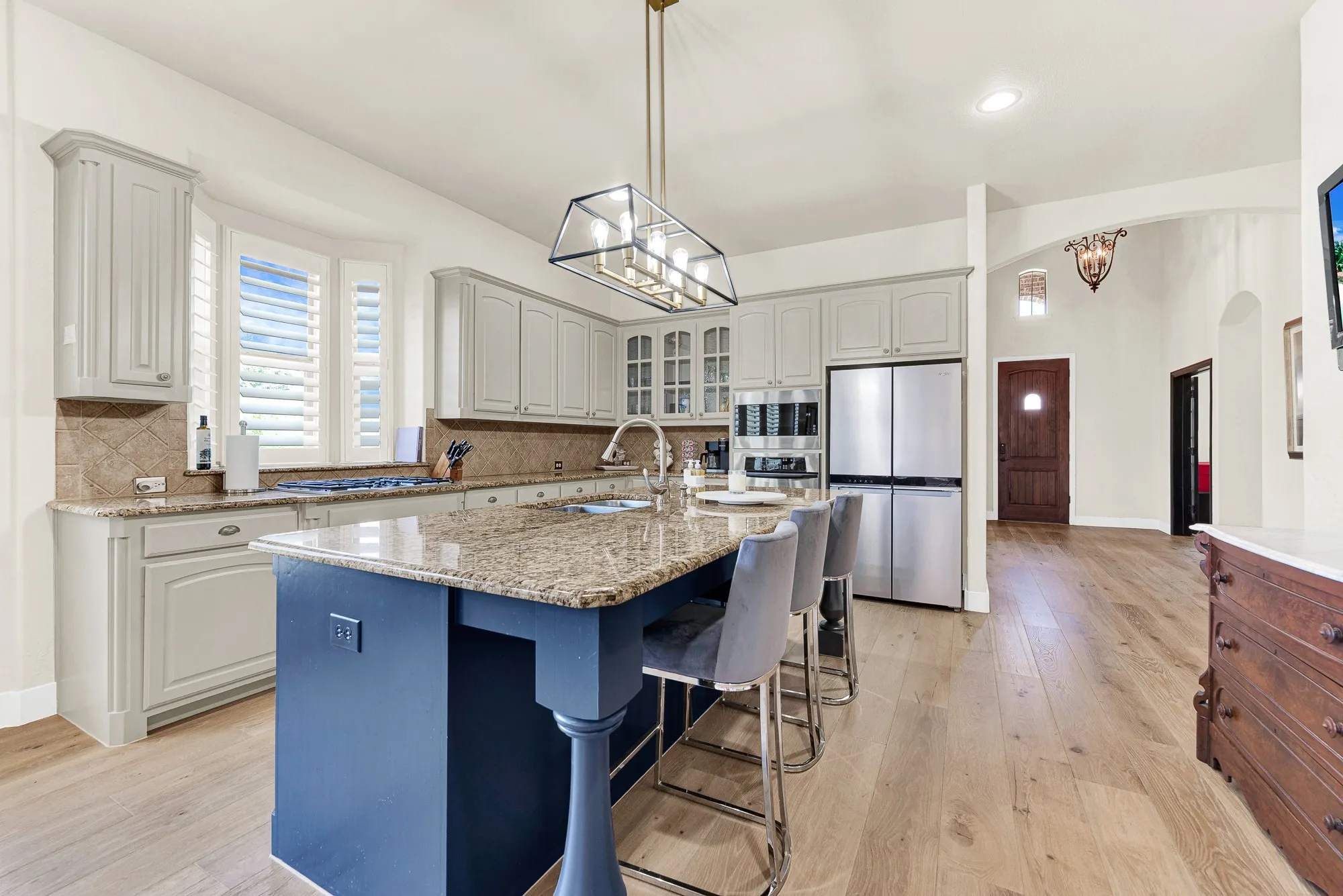 Single Family Residence For Sale in Denton County , 6777 Parker Creek Place, Frisco, Texas 75034, 4 Bedroom, 4 Bathroom, 2 Garage spaces, 3,306 Sqft, built in 2006, mls#21364591, Real Estate Agent in Frisco, Homes For Sale in Denton county, Homes For Sale in Frisco, Realtor in Frisco Texas, Real Estate Brokerage Independent Realty Texas, Luminita Cordes Realtor