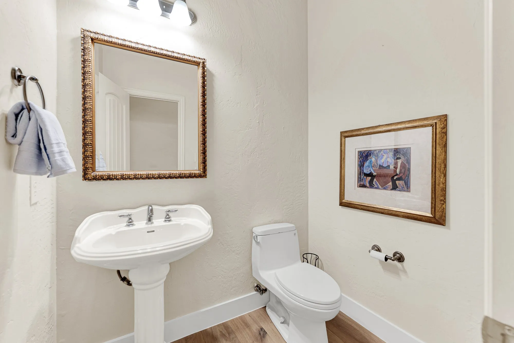 Single Family Residence For Sale in Denton County , 6777 Parker Creek Place, Frisco, Texas 75034, 4 Bedroom, 4 Bathroom, 2 Garage spaces, 3,306 Sqft, built in 2006, mls#21364591, Real Estate Agent in Frisco, Homes For Sale in Denton county, Homes For Sale in Frisco, Realtor in Frisco Texas, Real Estate Brokerage Independent Realty Texas, Luminita Cordes Realtor