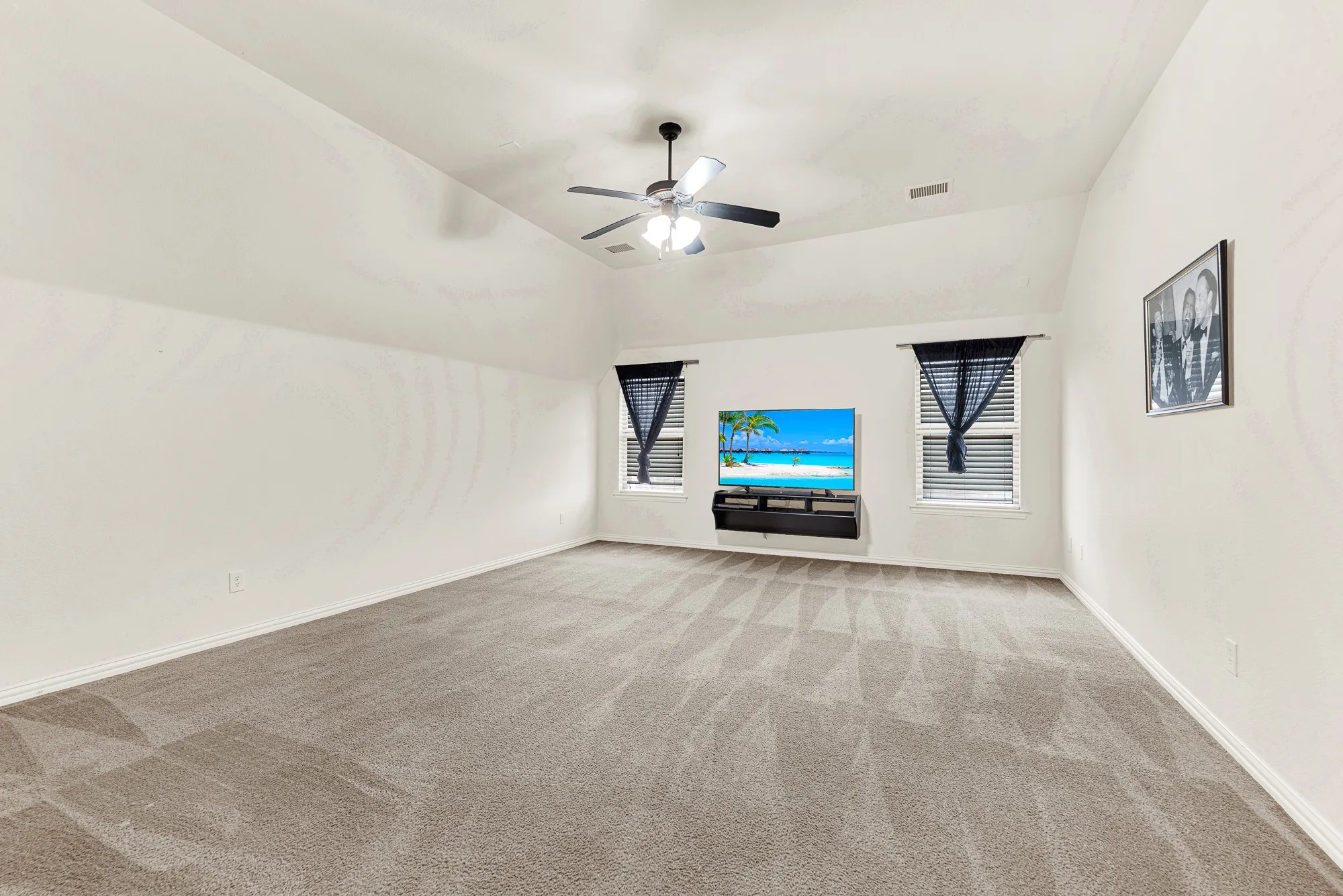Single Family Residence For Sale in Denton County , 6777 Parker Creek Place, Frisco, Texas 75034, 4 Bedroom, 4 Bathroom, 2 Garage spaces, 3,306 Sqft, built in 2006, mls#21364591, Real Estate Agent in Frisco, Homes For Sale in Denton county, Homes For Sale in Frisco, Realtor in Frisco Texas, Real Estate Brokerage Independent Realty Texas, Luminita Cordes Realtor