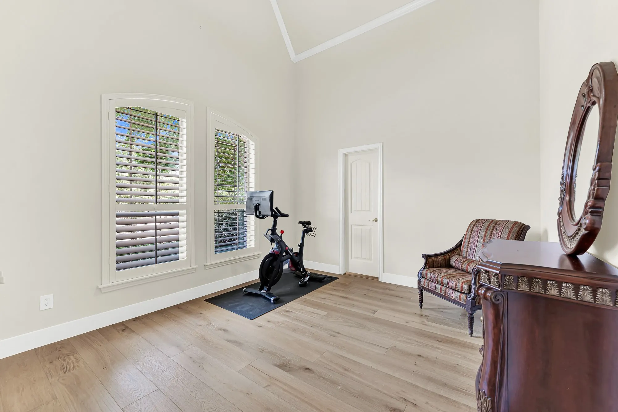 Single Family Residence For Sale in Denton County , 6777 Parker Creek Place, Frisco, Texas 75034, 4 Bedroom, 4 Bathroom, 2 Garage spaces, 3,306 Sqft, built in 2006, mls#21364591, Real Estate Agent in Frisco, Homes For Sale in Denton county, Homes For Sale in Frisco, Realtor in Frisco Texas, Real Estate Brokerage Independent Realty Texas, Luminita Cordes Realtor