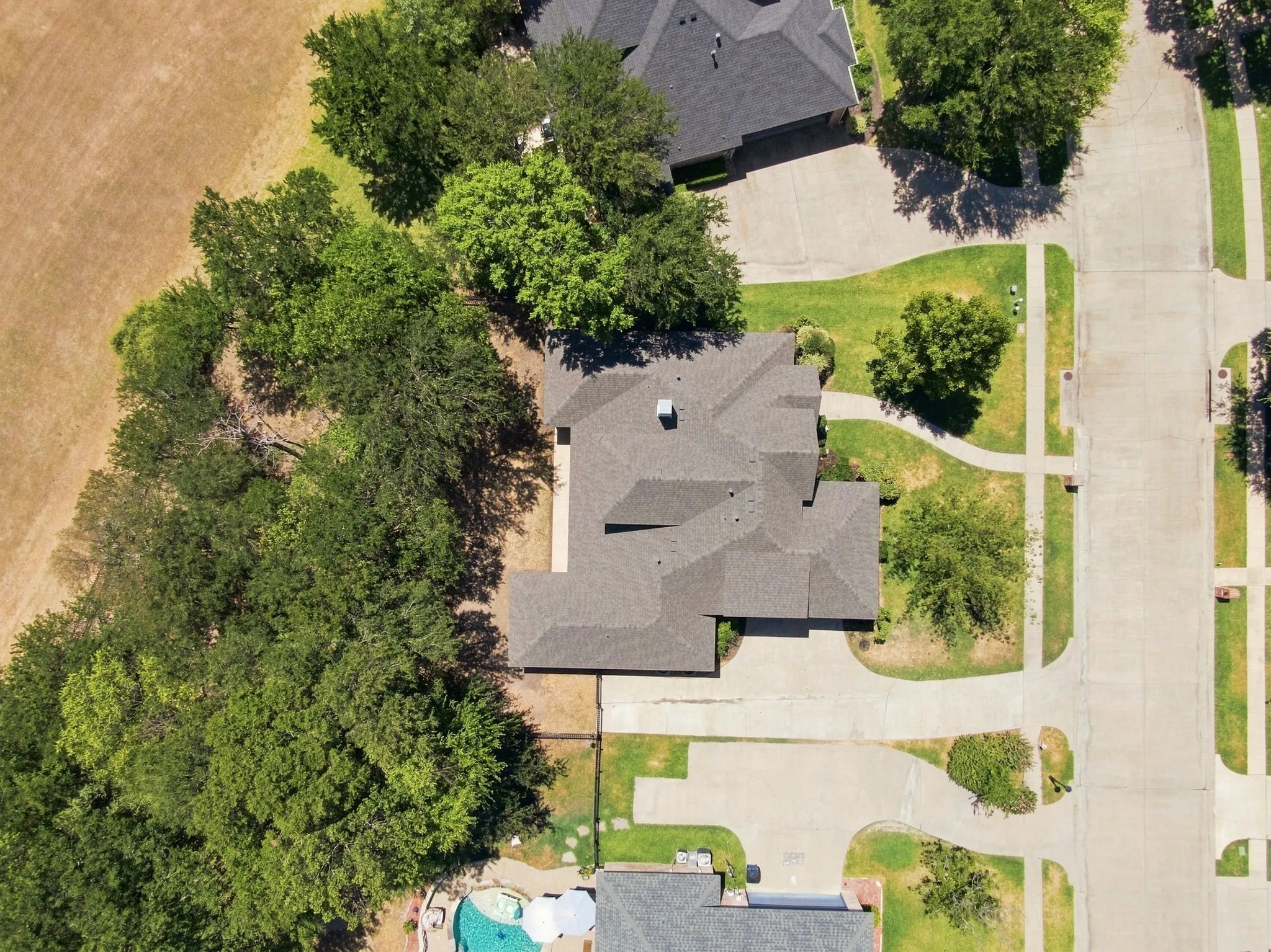 Single Family Residence For Sale in Ellis County , 1207 Oak Creek Drive, Ennis, Texas 75119, 5 Bedroom, 3 Bathroom, 2 Garage spaces, 3,052 Sqft, built in 2007, mls#21367457, Real Estate Agent in Ennis, Homes For Sale in Ellis county, Homes For Sale in Ennis, Realtor in Ennis Texas, Real Estate Brokerage Independent Realty Texas, Luminita Cordes Realtor