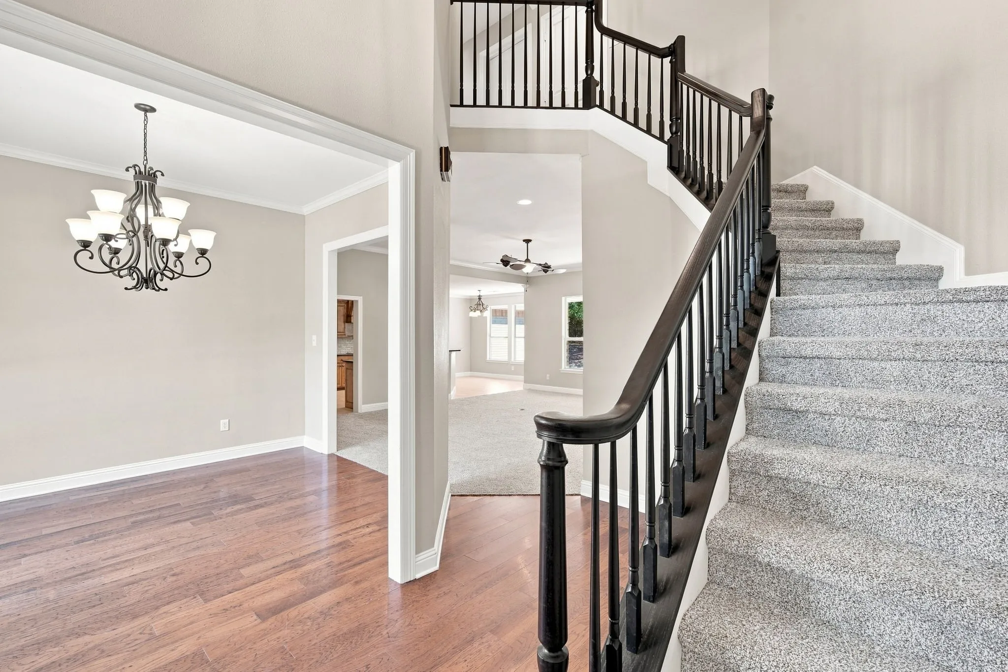 Single Family Residence For Sale in Ellis County , 1207 Oak Creek Drive, Ennis, Texas 75119, 5 Bedroom, 3 Bathroom, 2 Garage spaces, 3,052 Sqft, built in 2007, mls#21367457, Real Estate Agent in Ennis, Homes For Sale in Ellis county, Homes For Sale in Ennis, Realtor in Ennis Texas, Real Estate Brokerage Independent Realty Texas, Luminita Cordes Realtor