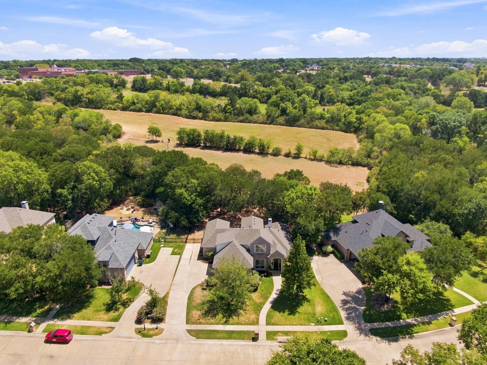 Single Family Residence For Sale in Ellis County , 1207 Oak Creek Drive, Ennis, Texas 75119, 5 Bedroom, 3 Bathroom, 2 Garage spaces, 3,052 Sqft, built in 2007, mls#21367457, Real Estate Agent in Ennis, Homes For Sale in Ellis county, Homes For Sale in Ennis, Realtor in Ennis Texas, Real Estate Brokerage Independent Realty Texas, Luminita Cordes Realtor