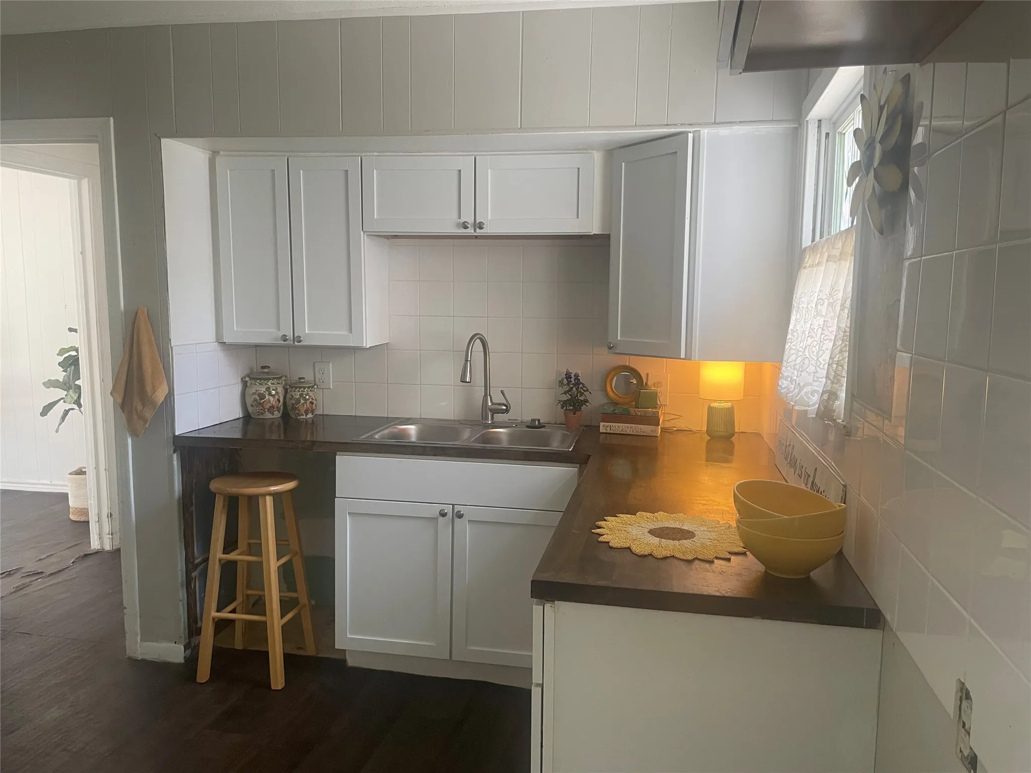 Single Family Residence For Sale in Mc Lennan County , 1325 Dartmouth Street, Waco, Texas 76711, 3 Bedroom, 1 Bathroom, 1 Garage spaces, 1,293 Sqft, built in 1951, mls#21365135, Real Estate Agent in Waco, Homes For Sale in Mc Lennan county, Homes For Sale in Waco, Realtor in Waco Texas, Real Estate Brokerage Independent Realty Texas, Luminita Cordes Realtor