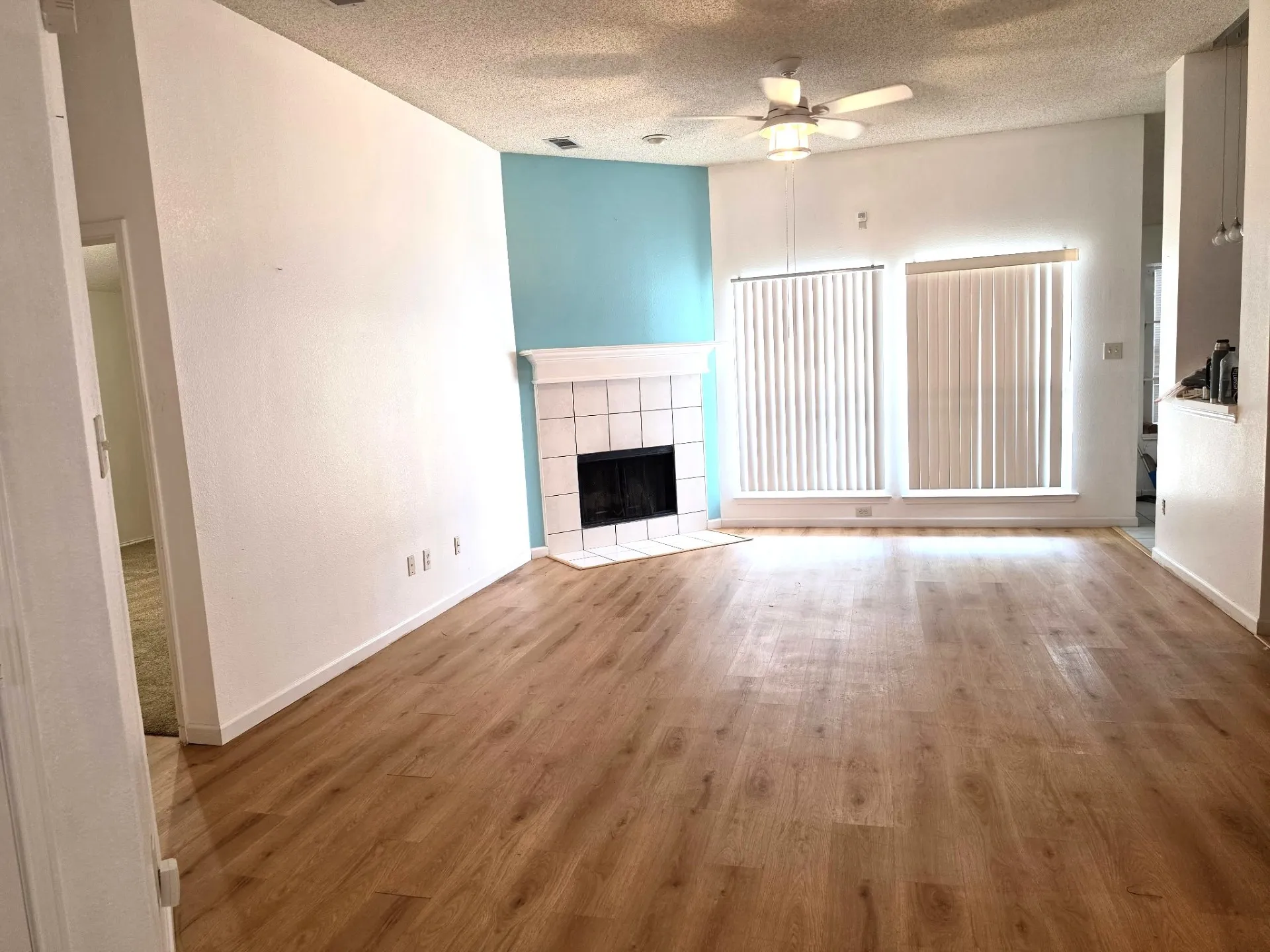 Single Family Residence For Sale in Dallas County , 801 Ragland, Cedar Hill, Texas 75104, 3 Bedroom, 2 Bathroom, 2 Garage spaces, 1,612 Sqft, built in 1996, mls#21367993, Real Estate Agent in Cedar Hill, Homes For Sale in Dallas county, Homes For Sale in Cedar Hill, Realtor in Cedar Hill Texas, Real Estate Brokerage Independent Realty Texas, Luminita Cordes Realtor