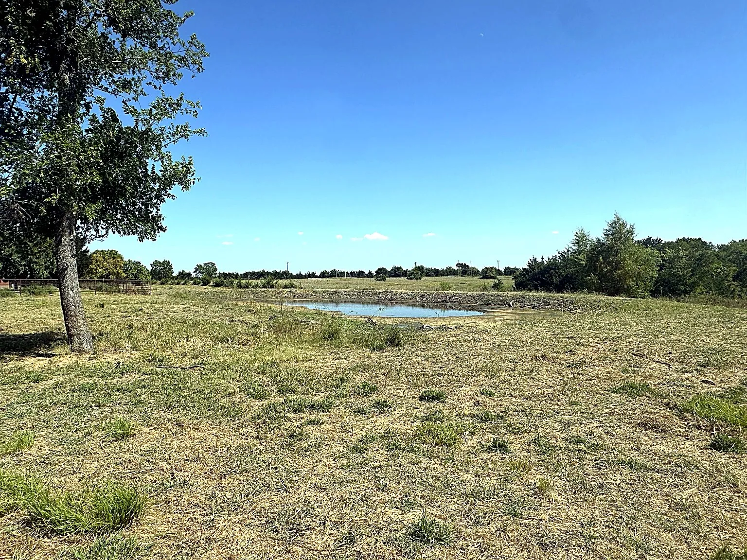 Single Family Residence For Sale in Fannin County , 1599 County Road 2925, Dodd City, Texas 75438, 3 Bedroom, 2 Bathroom, 2 Garage spaces, 2,047 Sqft, built in 1996, mls#21368012, Real Estate Agent in Dodd City, Homes For Sale in Fannin county, Homes For Sale in Dodd City, Realtor in Dodd City Texas, Real Estate Brokerage Independent Realty Texas, Luminita Cordes Realtor