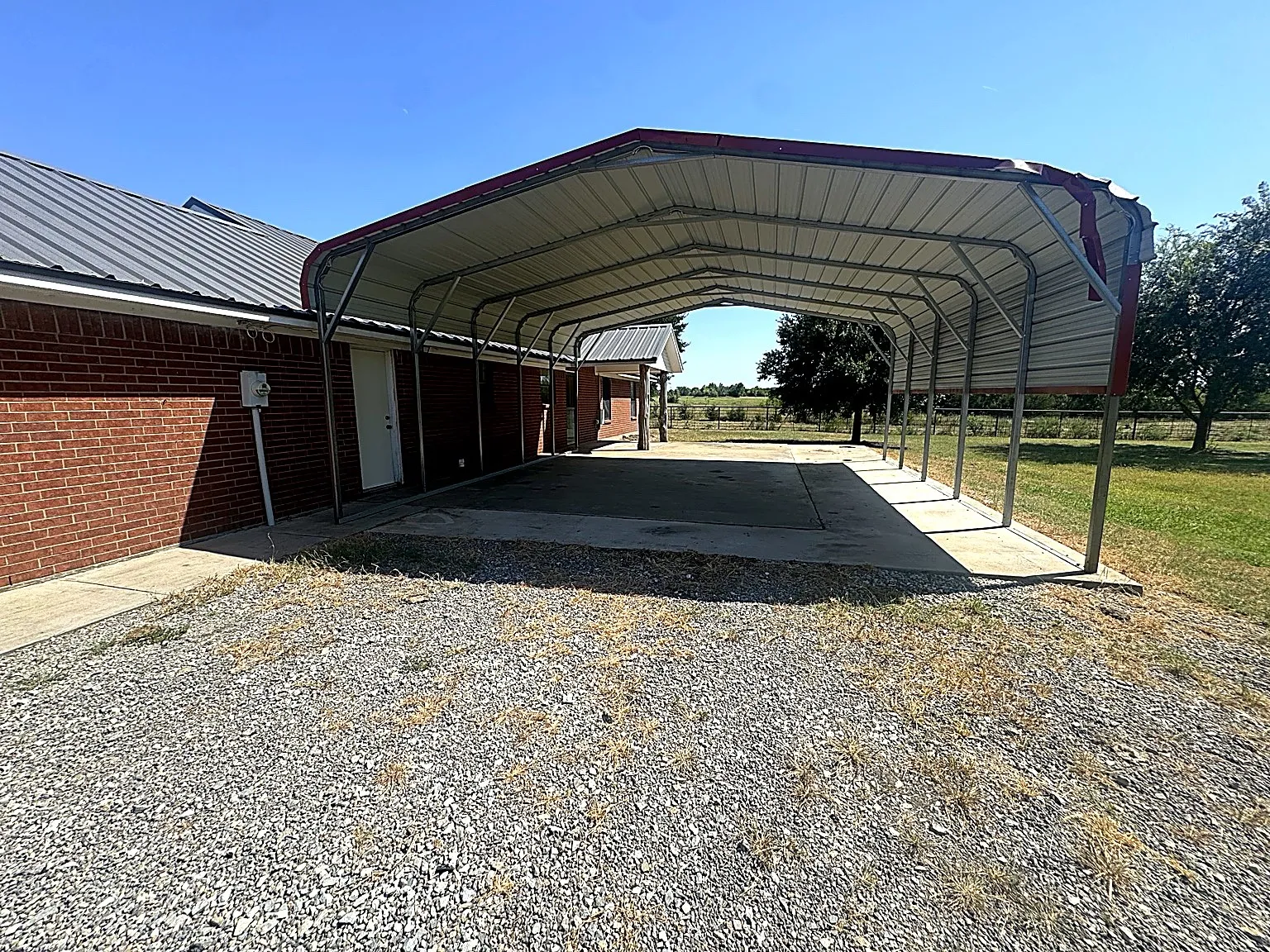 Single Family Residence For Sale in Fannin County , 1599 County Road 2925, Dodd City, Texas 75438, 3 Bedroom, 2 Bathroom, 2 Garage spaces, 2,047 Sqft, built in 1996, mls#21368012, Real Estate Agent in Dodd City, Homes For Sale in Fannin county, Homes For Sale in Dodd City, Realtor in Dodd City Texas, Real Estate Brokerage Independent Realty Texas, Luminita Cordes Realtor
