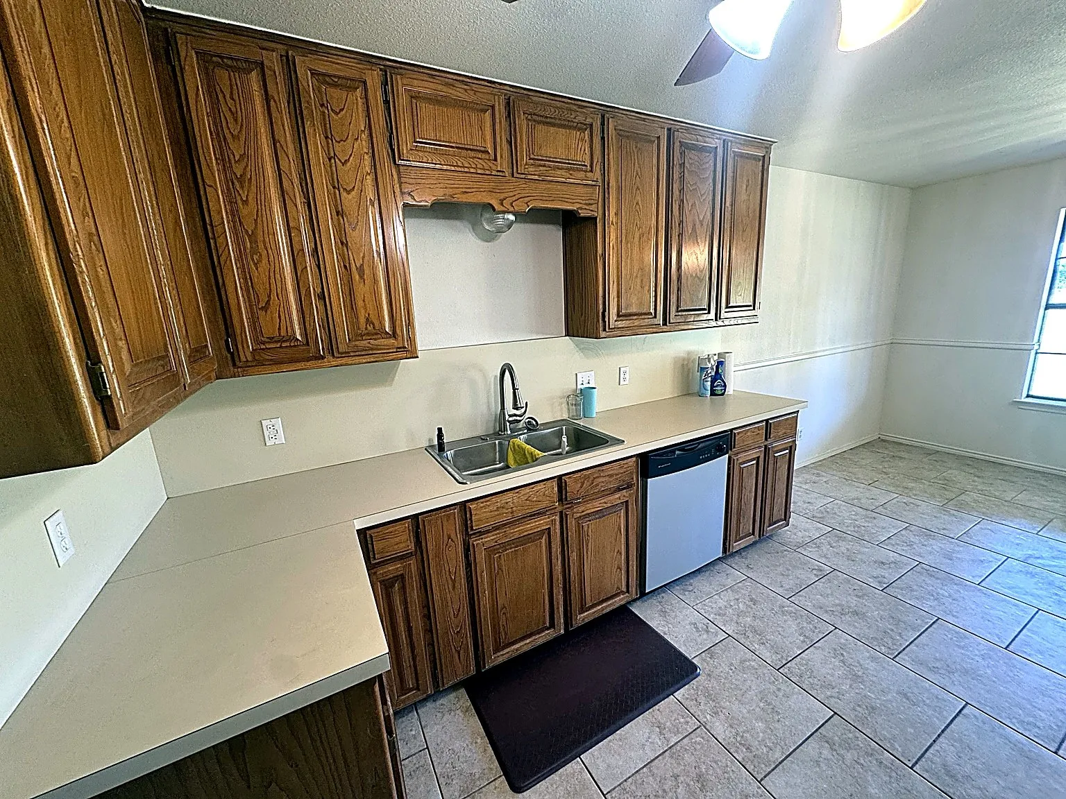 Single Family Residence For Sale in Fannin County , 1599 County Road 2925, Dodd City, Texas 75438, 3 Bedroom, 2 Bathroom, 2 Garage spaces, 2,047 Sqft, built in 1996, mls#21368012, Real Estate Agent in Dodd City, Homes For Sale in Fannin county, Homes For Sale in Dodd City, Realtor in Dodd City Texas, Real Estate Brokerage Independent Realty Texas, Luminita Cordes Realtor