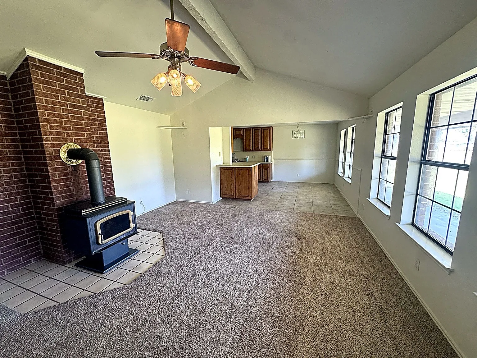 Single Family Residence For Sale in Fannin County , 1599 County Road 2925, Dodd City, Texas 75438, 3 Bedroom, 2 Bathroom, 2 Garage spaces, 2,047 Sqft, built in 1996, mls#21368012, Real Estate Agent in Dodd City, Homes For Sale in Fannin county, Homes For Sale in Dodd City, Realtor in Dodd City Texas, Real Estate Brokerage Independent Realty Texas, Luminita Cordes Realtor