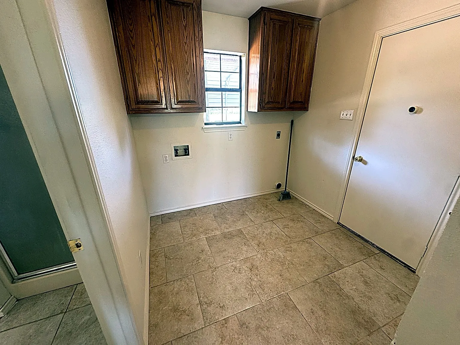Single Family Residence For Sale in Fannin County , 1599 County Road 2925, Dodd City, Texas 75438, 3 Bedroom, 2 Bathroom, 2 Garage spaces, 2,047 Sqft, built in 1996, mls#21368012, Real Estate Agent in Dodd City, Homes For Sale in Fannin county, Homes For Sale in Dodd City, Realtor in Dodd City Texas, Real Estate Brokerage Independent Realty Texas, Luminita Cordes Realtor