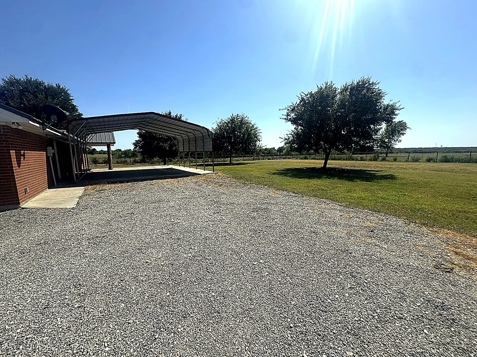 Single Family Residence For Sale in Fannin County , 1599 County Road 2925, Dodd City, Texas 75438, 3 Bedroom, 2 Bathroom, 2 Garage spaces, 2,047 Sqft, built in 1996, mls#21368012, Real Estate Agent in Dodd City, Homes For Sale in Fannin county, Homes For Sale in Dodd City, Realtor in Dodd City Texas, Real Estate Brokerage Independent Realty Texas, Luminita Cordes Realtor