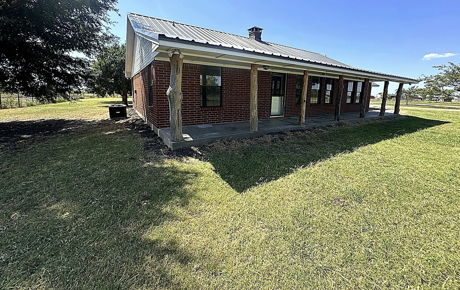Single Family Residence For Sale in Fannin County , 1599 County Road 2925, Dodd City, Texas 75438, 3 Bedroom, 2 Bathroom, 2 Garage spaces, 2,047 Sqft, built in 1996, mls#21368012, Real Estate Agent in Dodd City, Homes For Sale in Fannin county, Homes For Sale in Dodd City, Realtor in Dodd City Texas, Real Estate Brokerage Independent Realty Texas, Luminita Cordes Realtor