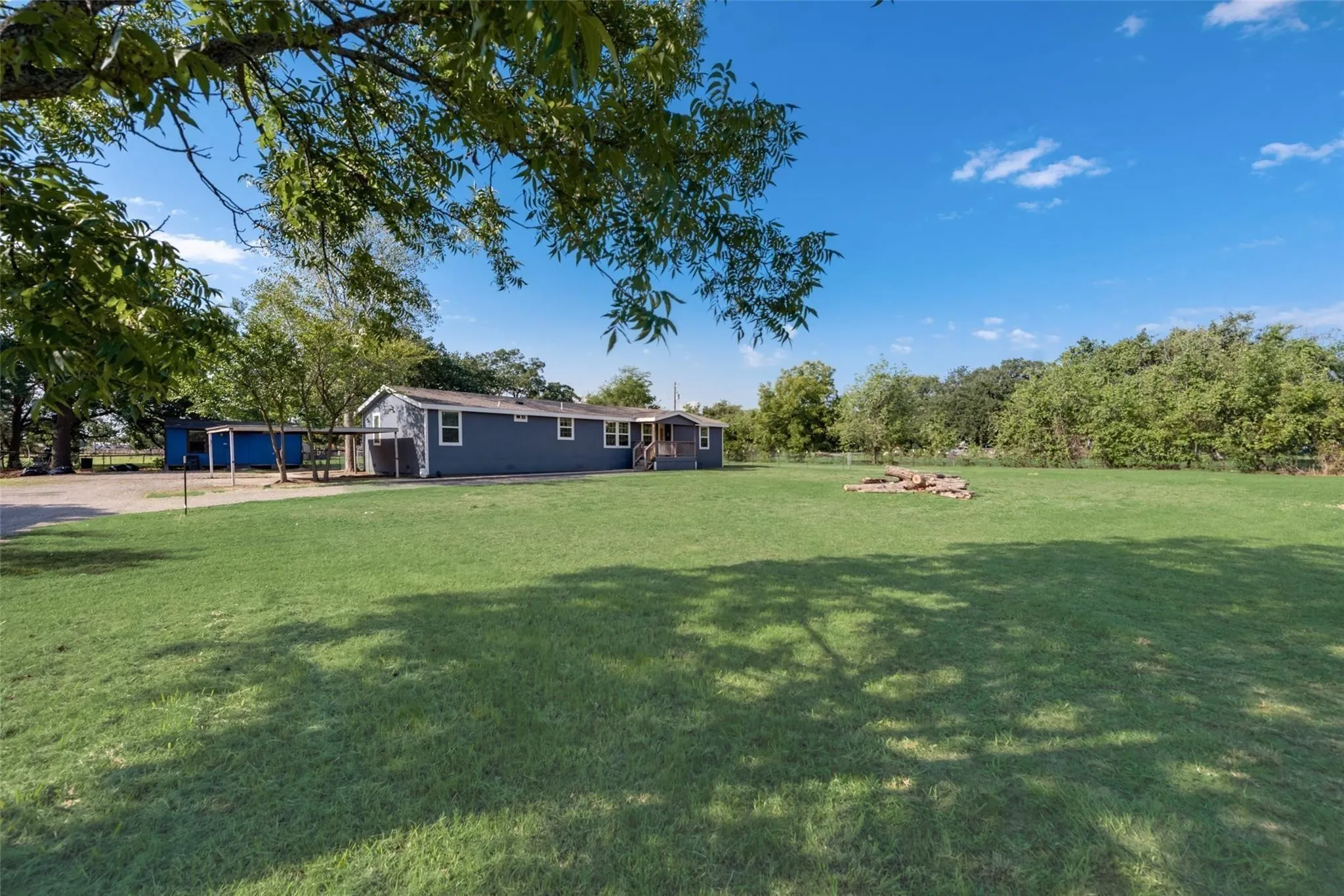 Mobile Home For Rent in Johnson County , 220 Ranch Road, Joshua, Texas 76058, 4 Bedroom, 2 Bathroom, Garage spaces, 2,016 Sqft, built in 1984, mls#21364032, Real Estate Agent in Joshua, Homes For Rent in Johnson county, Homes For Rent in Joshua, Realtor in Joshua Texas, Real Estate Brokerage Independent Realty Texas, Luminita Cordes Realtor