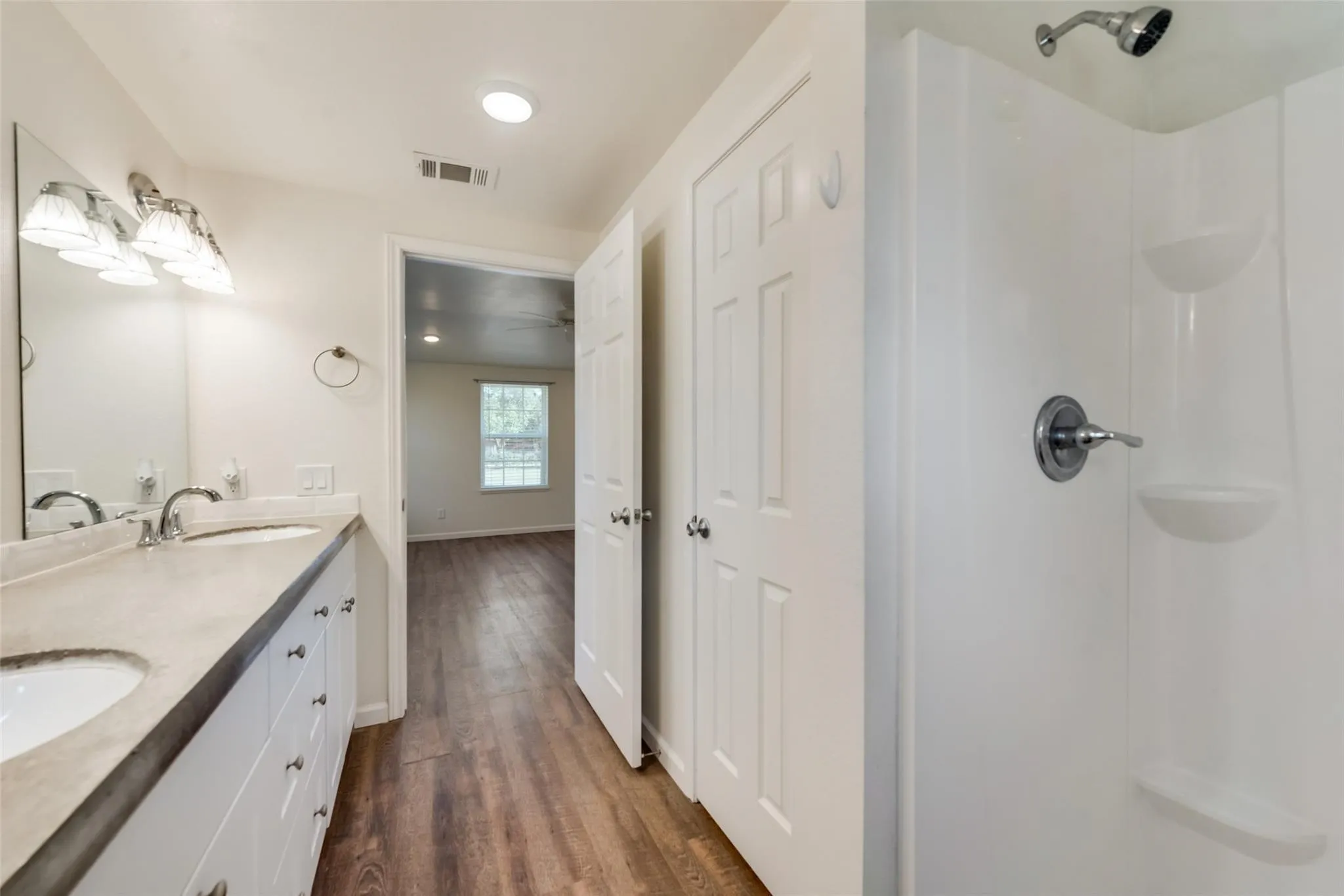 Mobile Home For Rent in Johnson County , 220 Ranch Road, Joshua, Texas 76058, 4 Bedroom, 2 Bathroom, Garage spaces, 2,016 Sqft, built in 1984, mls#21364032, Real Estate Agent in Joshua, Homes For Rent in Johnson county, Homes For Rent in Joshua, Realtor in Joshua Texas, Real Estate Brokerage Independent Realty Texas, Luminita Cordes Realtor