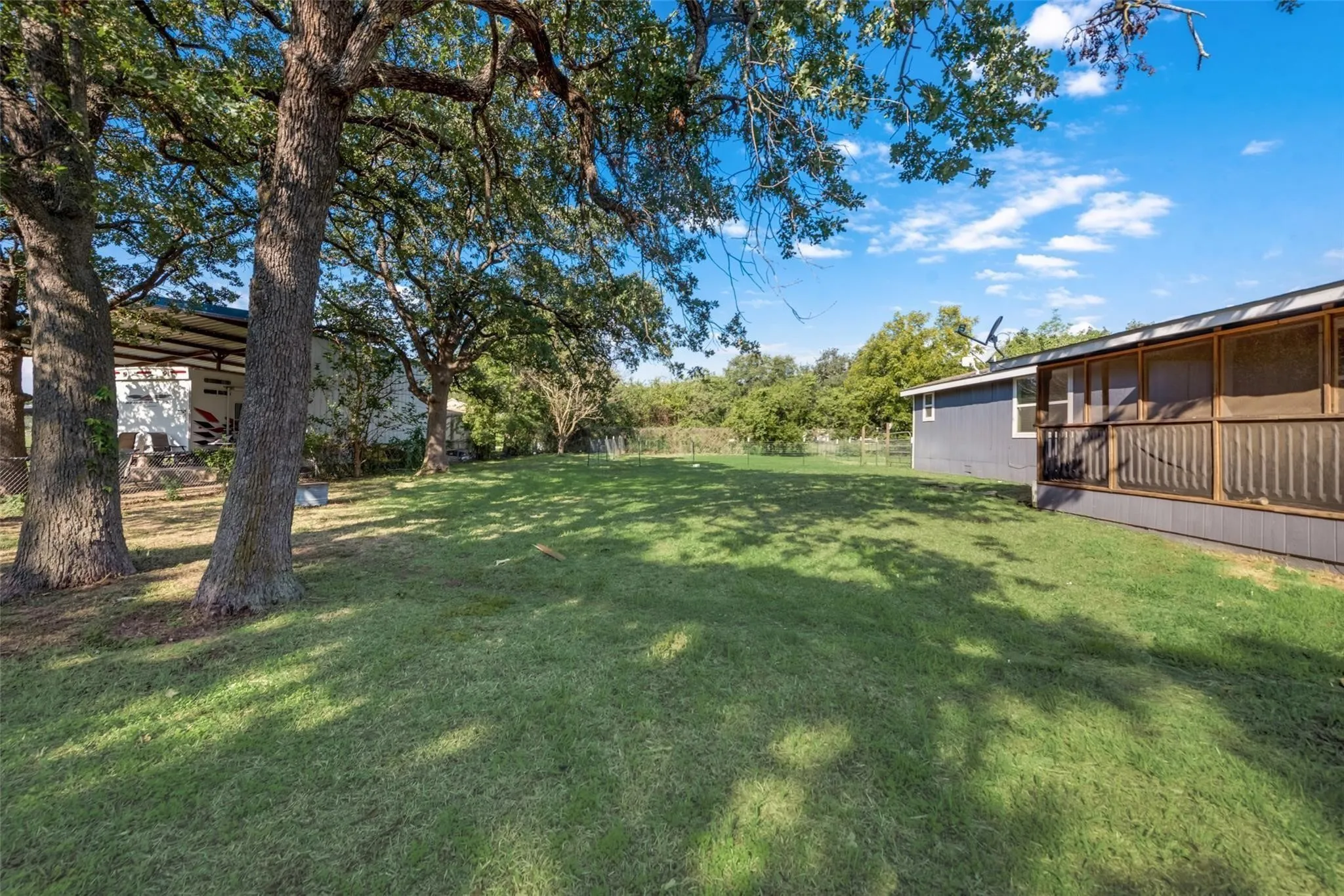 Mobile Home For Rent in Johnson County , 220 Ranch Road, Joshua, Texas 76058, 4 Bedroom, 2 Bathroom, Garage spaces, 2,016 Sqft, built in 1984, mls#21364032, Real Estate Agent in Joshua, Homes For Rent in Johnson county, Homes For Rent in Joshua, Realtor in Joshua Texas, Real Estate Brokerage Independent Realty Texas, Luminita Cordes Realtor
