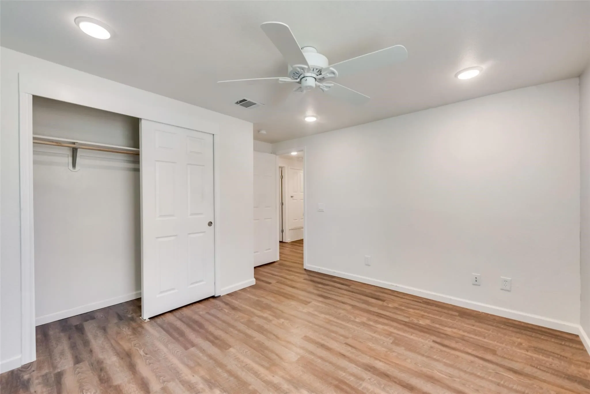 Mobile Home For Rent in Johnson County , 220 Ranch Road, Joshua, Texas 76058, 4 Bedroom, 2 Bathroom, Garage spaces, 2,016 Sqft, built in 1984, mls#21364032, Real Estate Agent in Joshua, Homes For Rent in Johnson county, Homes For Rent in Joshua, Realtor in Joshua Texas, Real Estate Brokerage Independent Realty Texas, Luminita Cordes Realtor