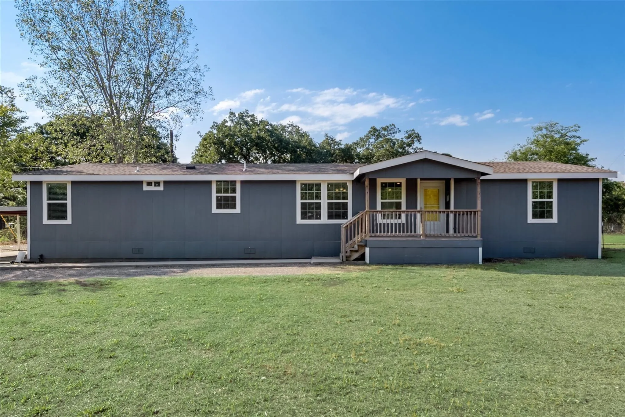 Mobile Home For Rent in Johnson County , 220 Ranch Road, Joshua, Texas 76058, 4 Bedroom, 2 Bathroom, Garage spaces, 2,016 Sqft, built in 1984, mls#21364032, Real Estate Agent in Joshua, Homes For Rent in Johnson county, Homes For Rent in Joshua, Realtor in Joshua Texas, Real Estate Brokerage Independent Realty Texas, Luminita Cordes Realtor