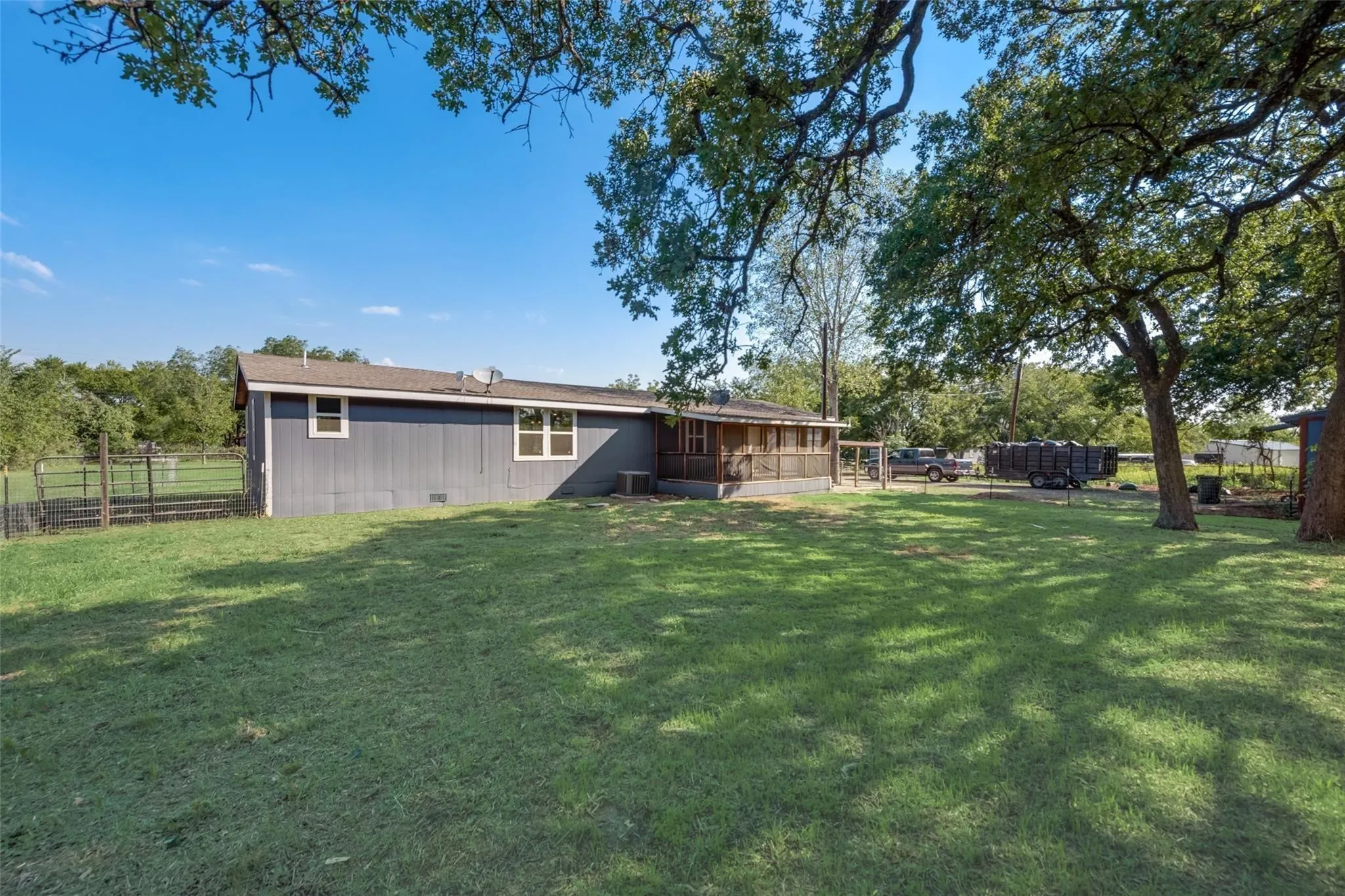 Mobile Home For Rent in Johnson County , 220 Ranch Road, Joshua, Texas 76058, 4 Bedroom, 2 Bathroom, Garage spaces, 2,016 Sqft, built in 1984, mls#21364032, Real Estate Agent in Joshua, Homes For Rent in Johnson county, Homes For Rent in Joshua, Realtor in Joshua Texas, Real Estate Brokerage Independent Realty Texas, Luminita Cordes Realtor