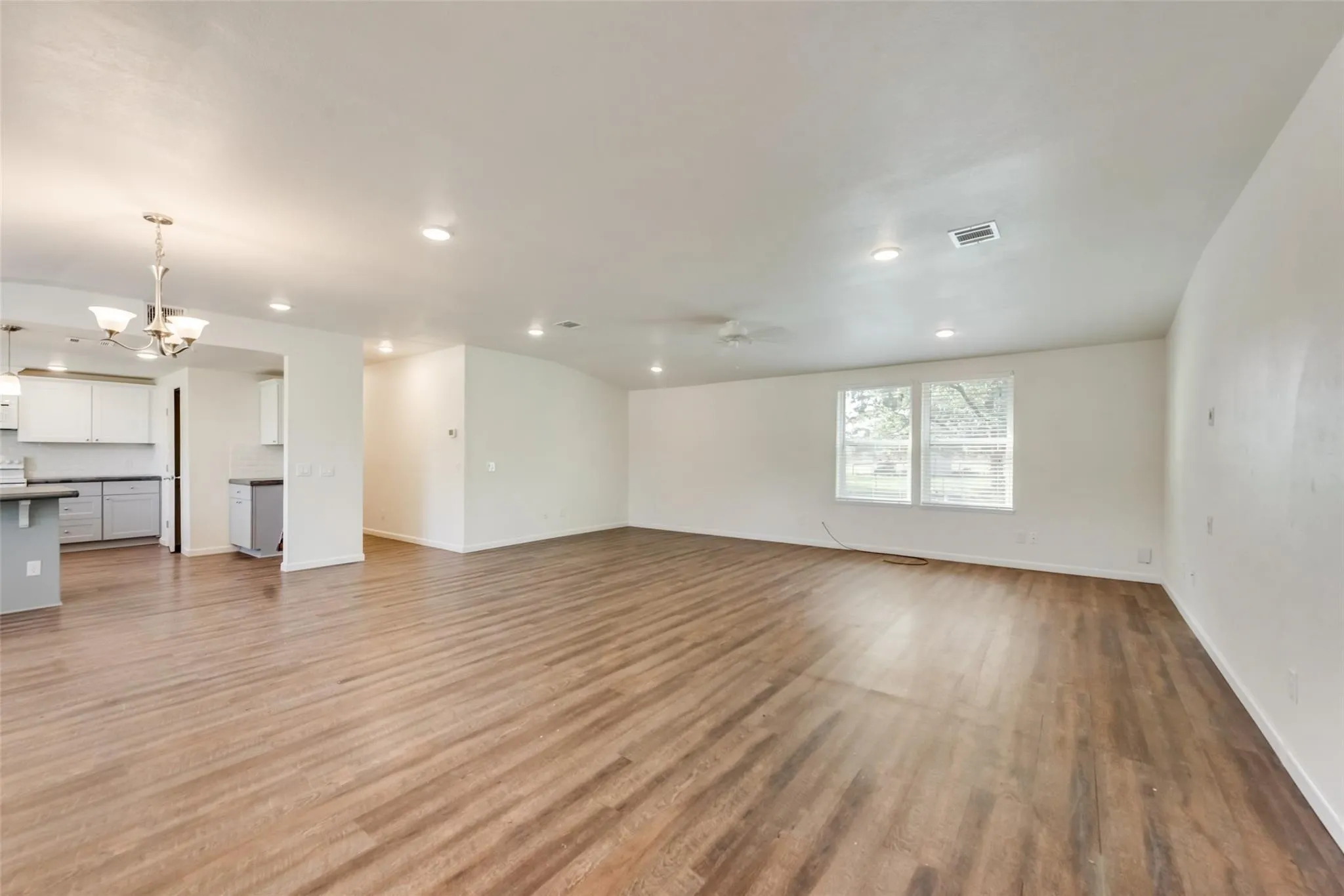 Mobile Home For Rent in Johnson County , 220 Ranch Road, Joshua, Texas 76058, 4 Bedroom, 2 Bathroom, Garage spaces, 2,016 Sqft, built in 1984, mls#21364032, Real Estate Agent in Joshua, Homes For Rent in Johnson county, Homes For Rent in Joshua, Realtor in Joshua Texas, Real Estate Brokerage Independent Realty Texas, Luminita Cordes Realtor